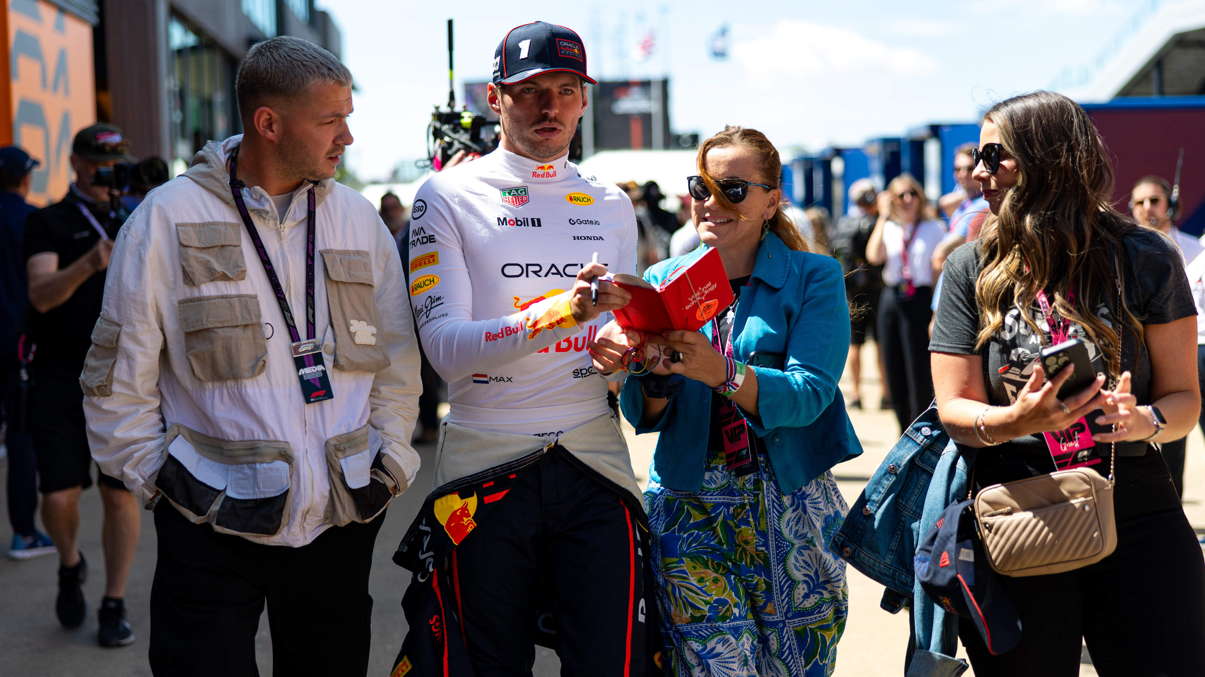 Onze Formule 1-verslaggever Jacky Martens neemt het samen met 99 anderen op tegen Max Verstappen in 