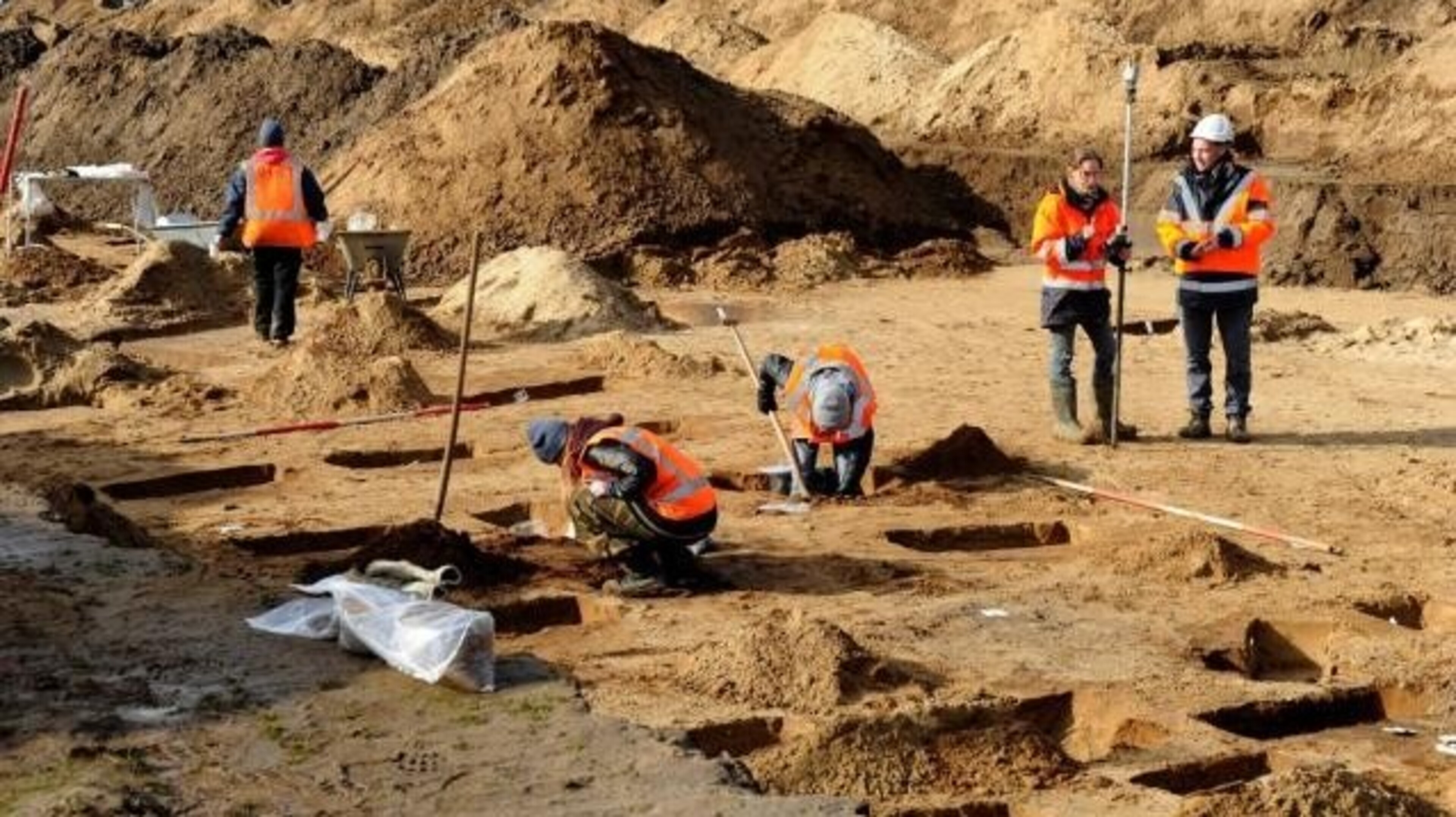 Archeologische werkzaamheden Maasdal tussen Well en Aijen na vijftien jaar afgerond, historische pub