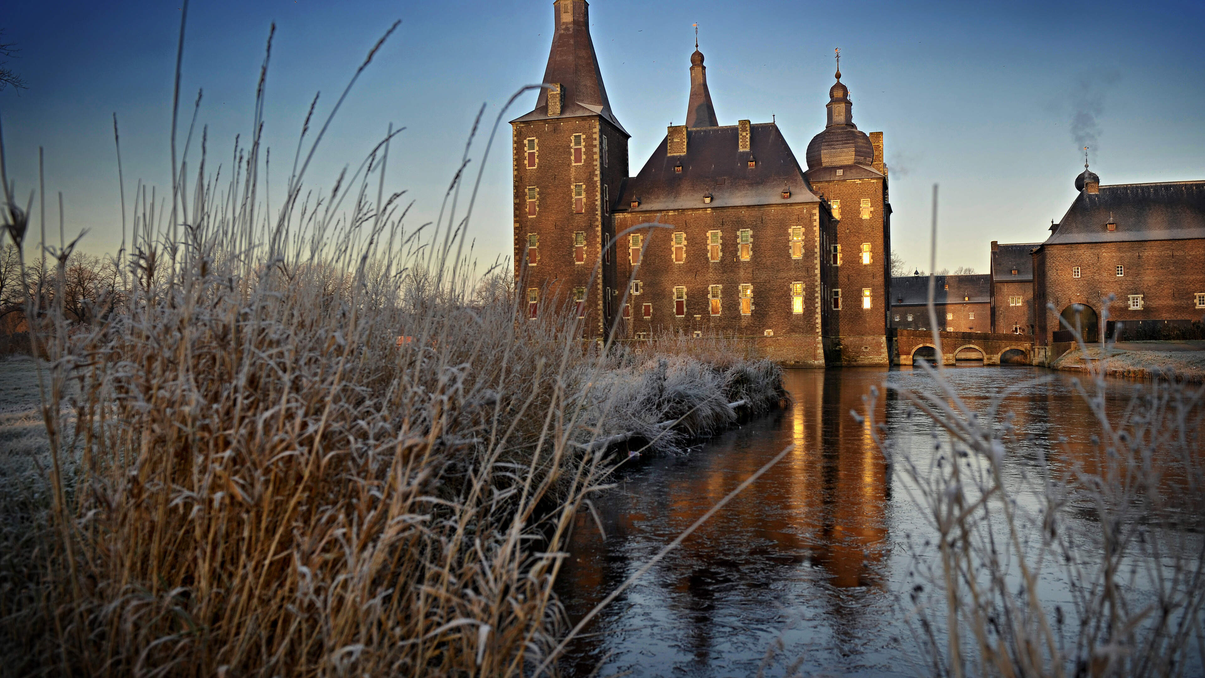 Ontdek de verborgen verhalen achter het water van Kasteel Hoensbroek