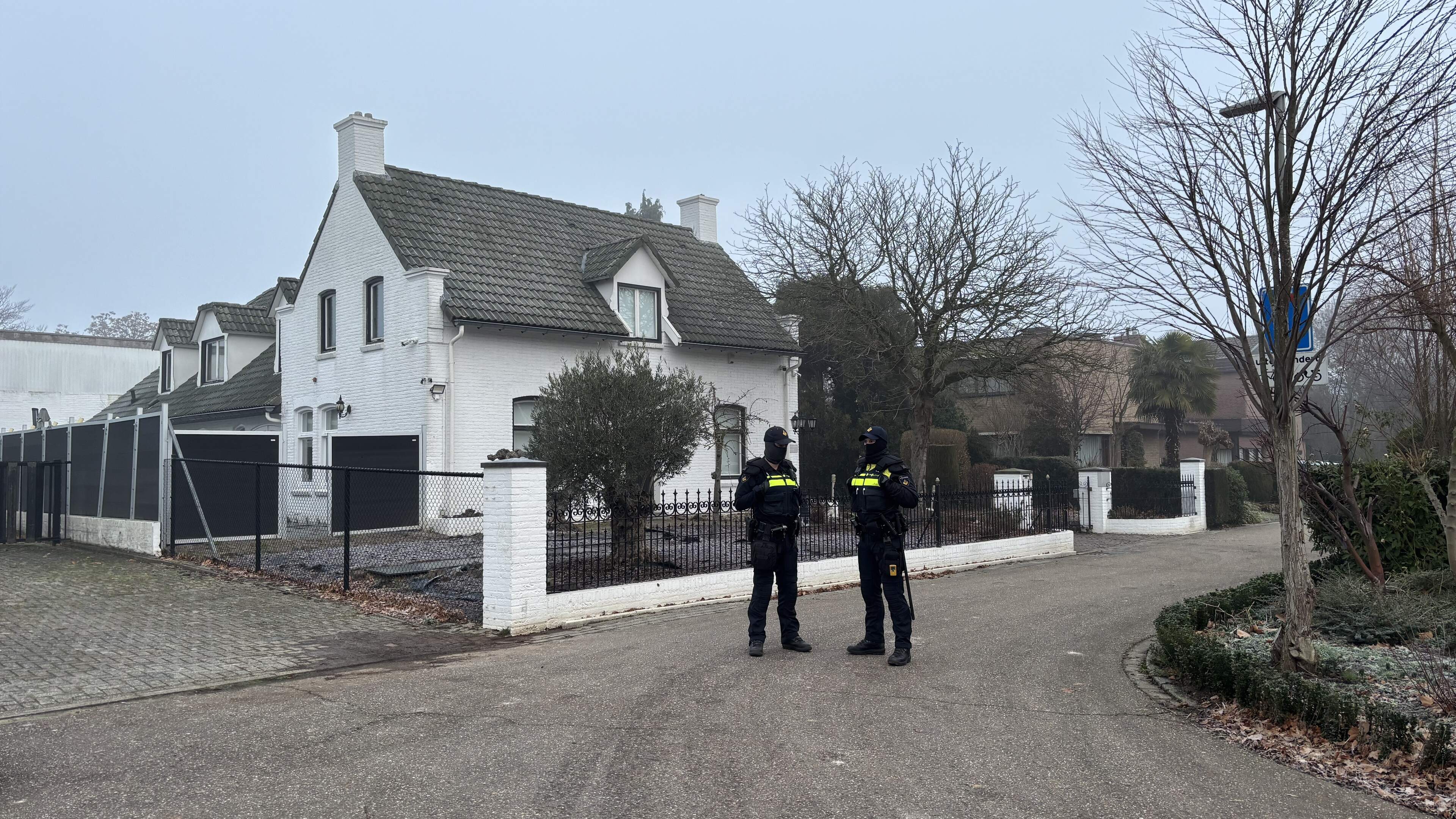 Inval in bedrijfspand en woning van ‘bekende naam binnen criminele milieu’ Marcel C. (63) in Geleen,