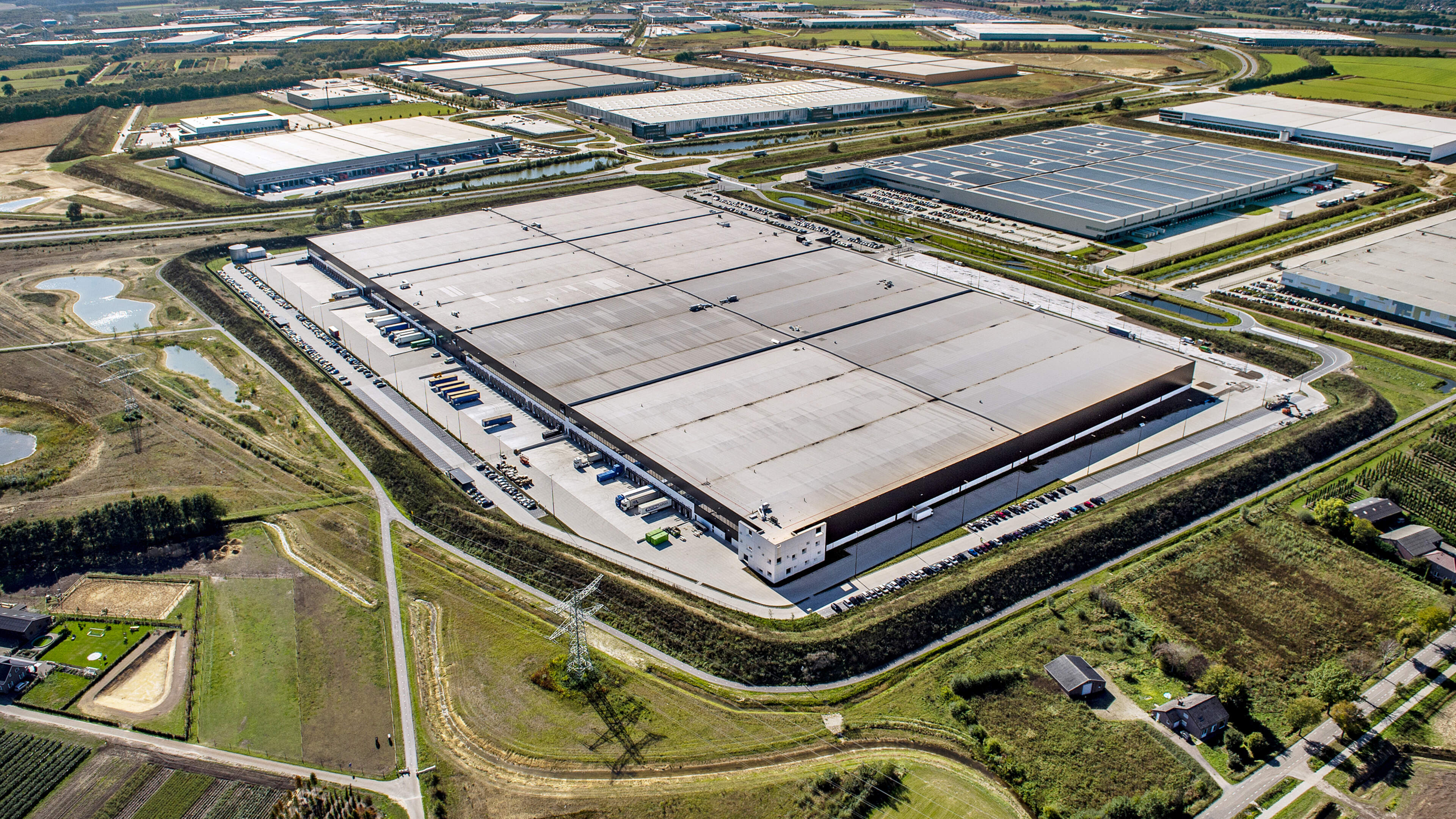 Provincie wil Horst aan de Maas tot vestiging van megaloodsen bij Sevenum dwingen