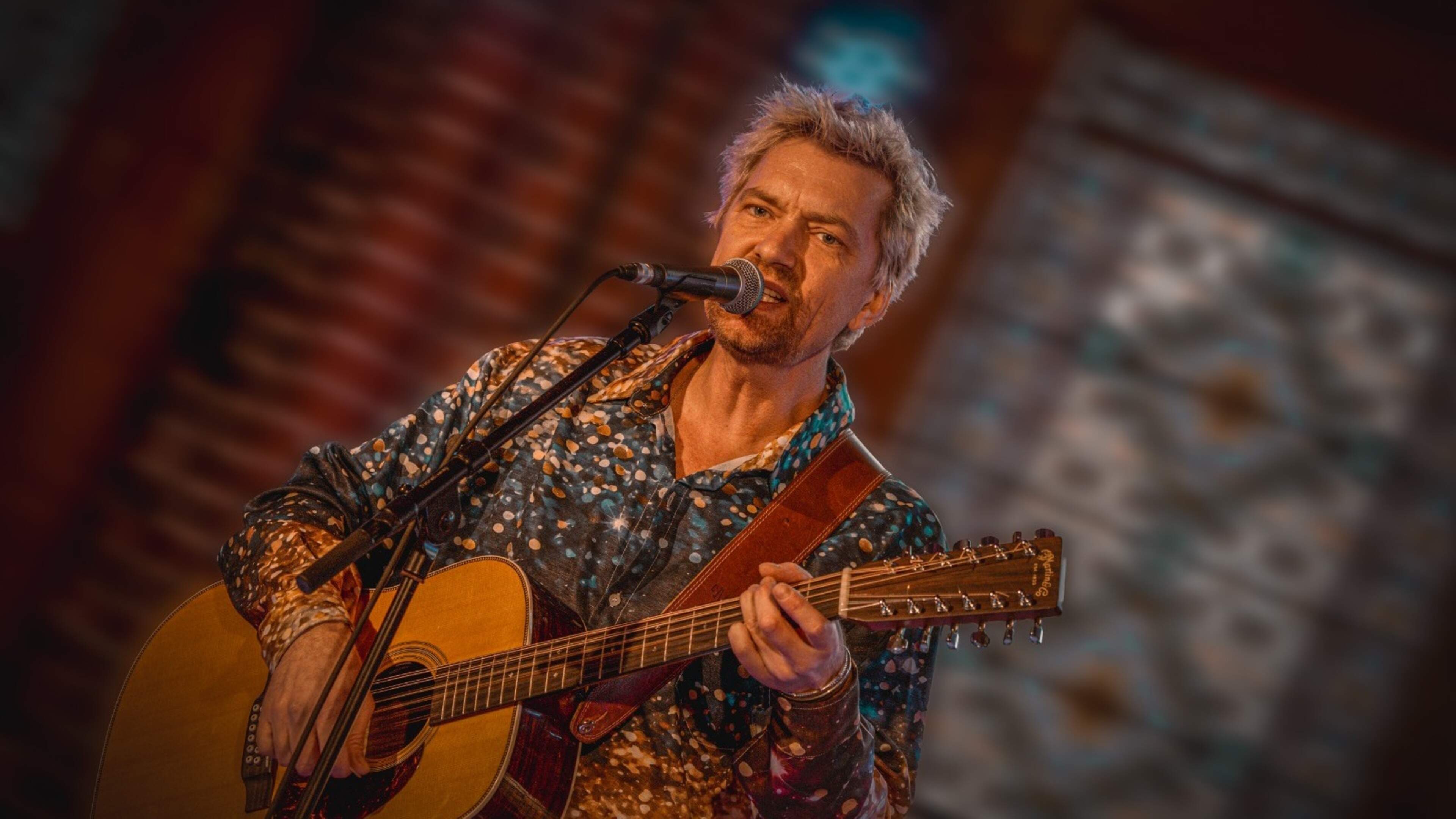 Rias Baarda treedt live op in Sittards filmhuis Zicht in combinatie met iconische David Bowie film