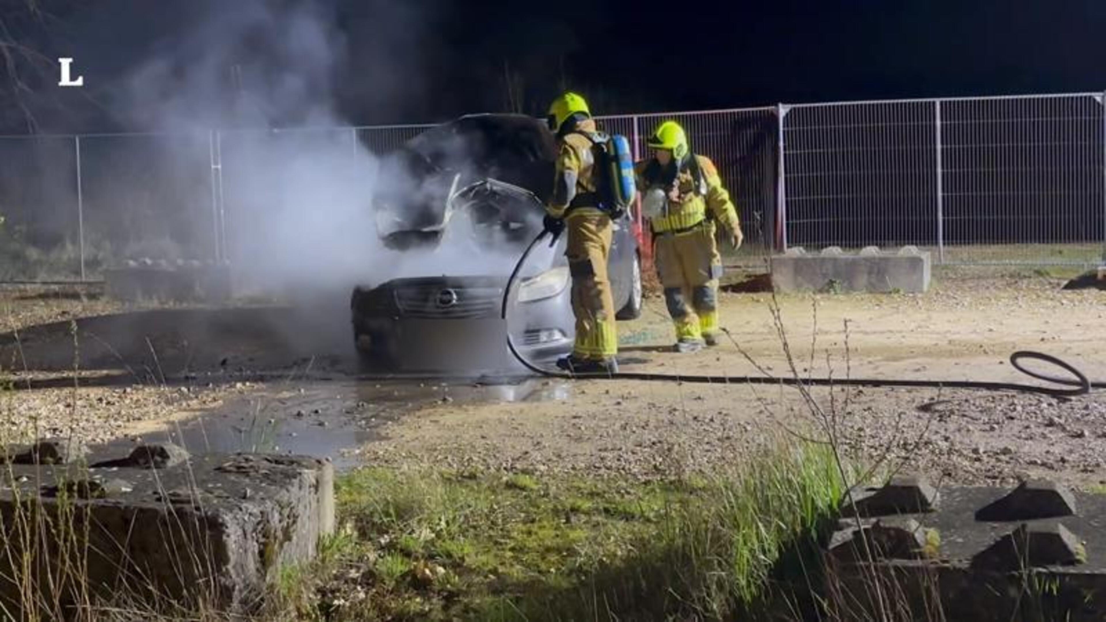 Auto vat vlam in Brunssum