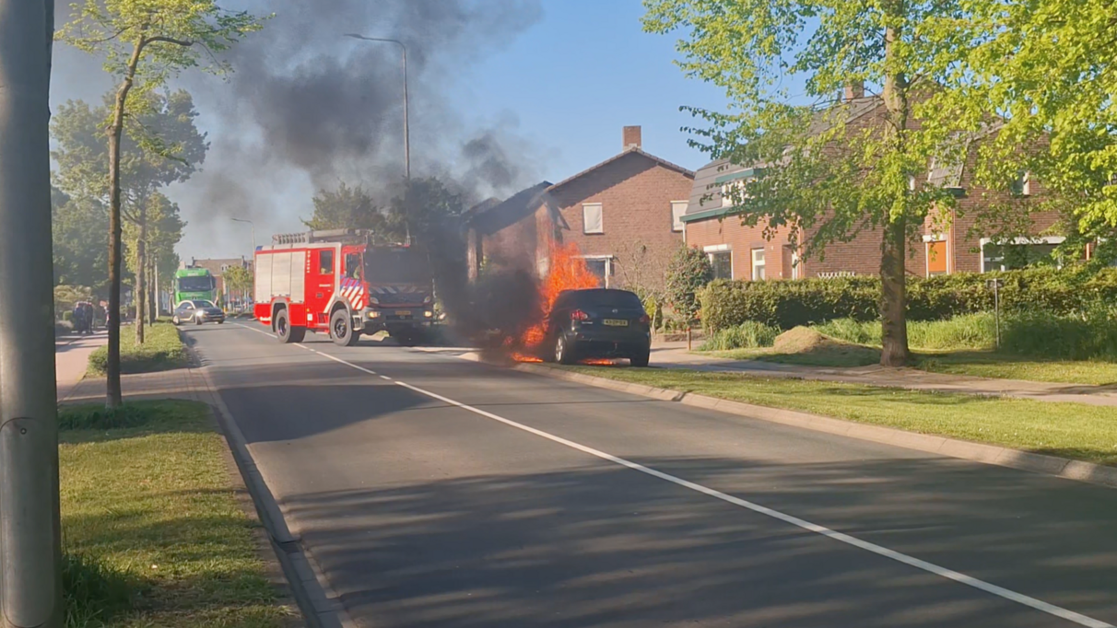 Auto in brand in Velden