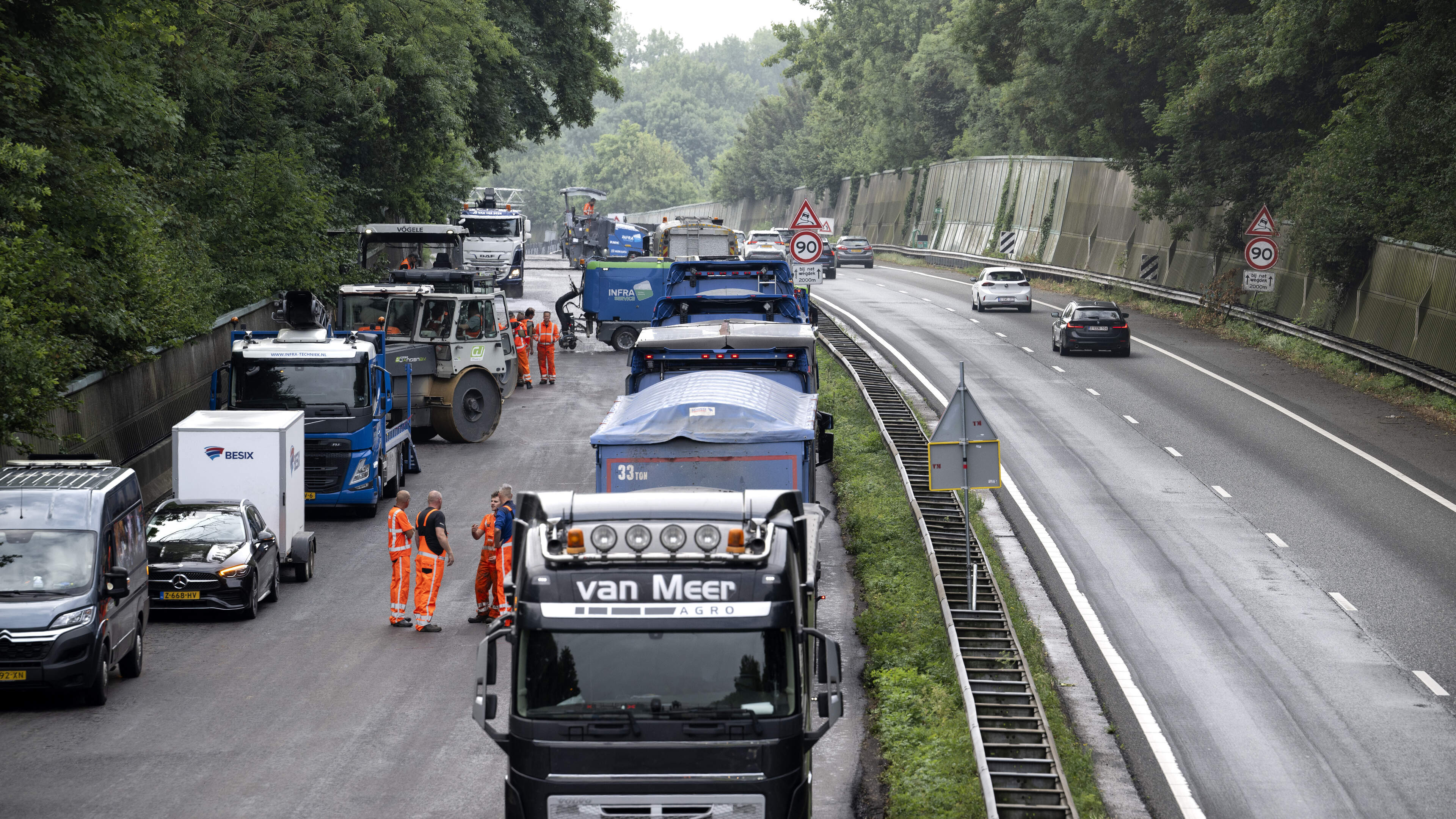 Verjongingscrème moet levensduur van snelweg A76 verlengen: weekendafsluiting minder lang