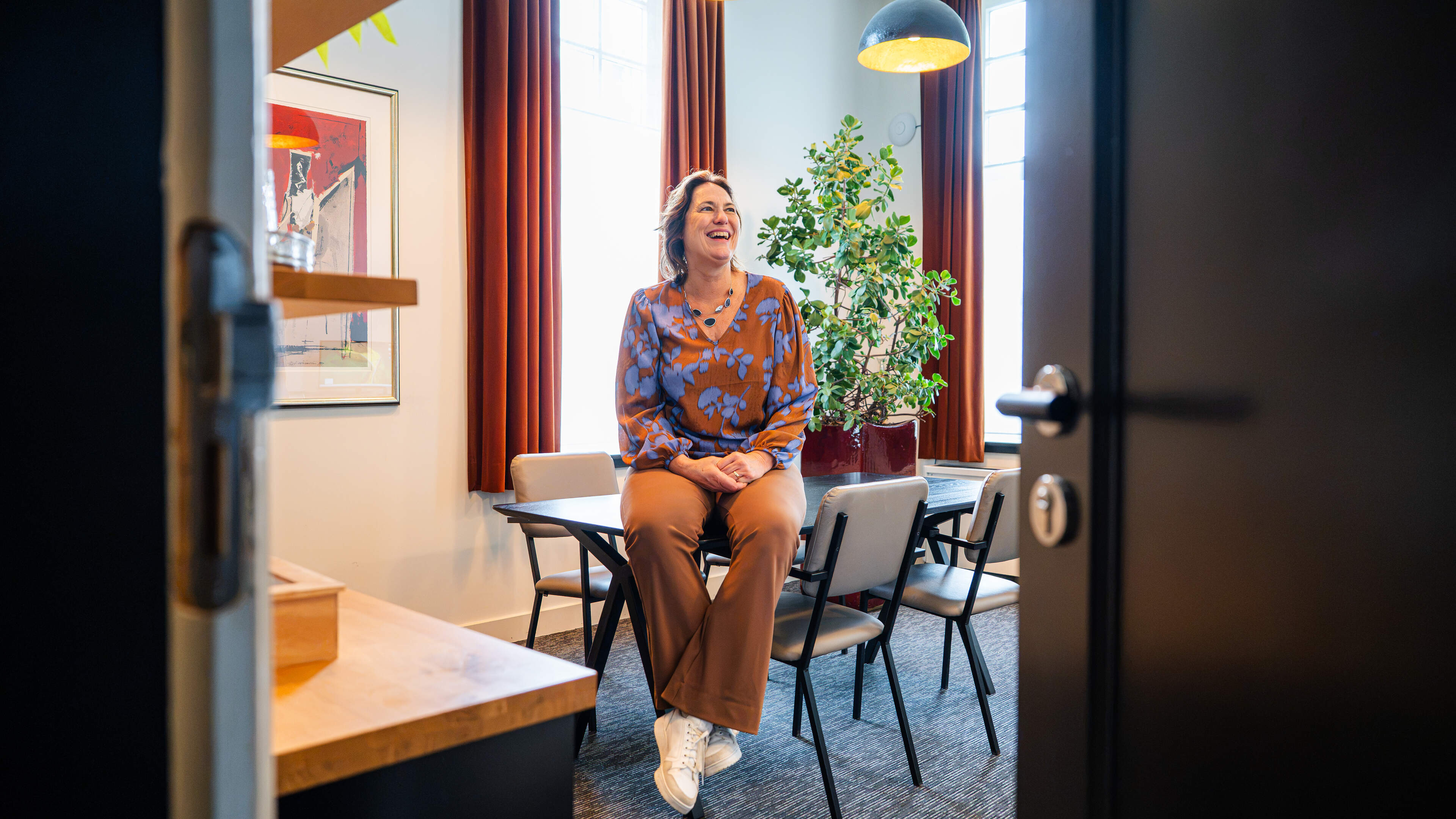 Meer kans op een duurzame relatie? Liselotte (59) uit Velden voegt wetenschap toe aan intuïtie: ‘Men