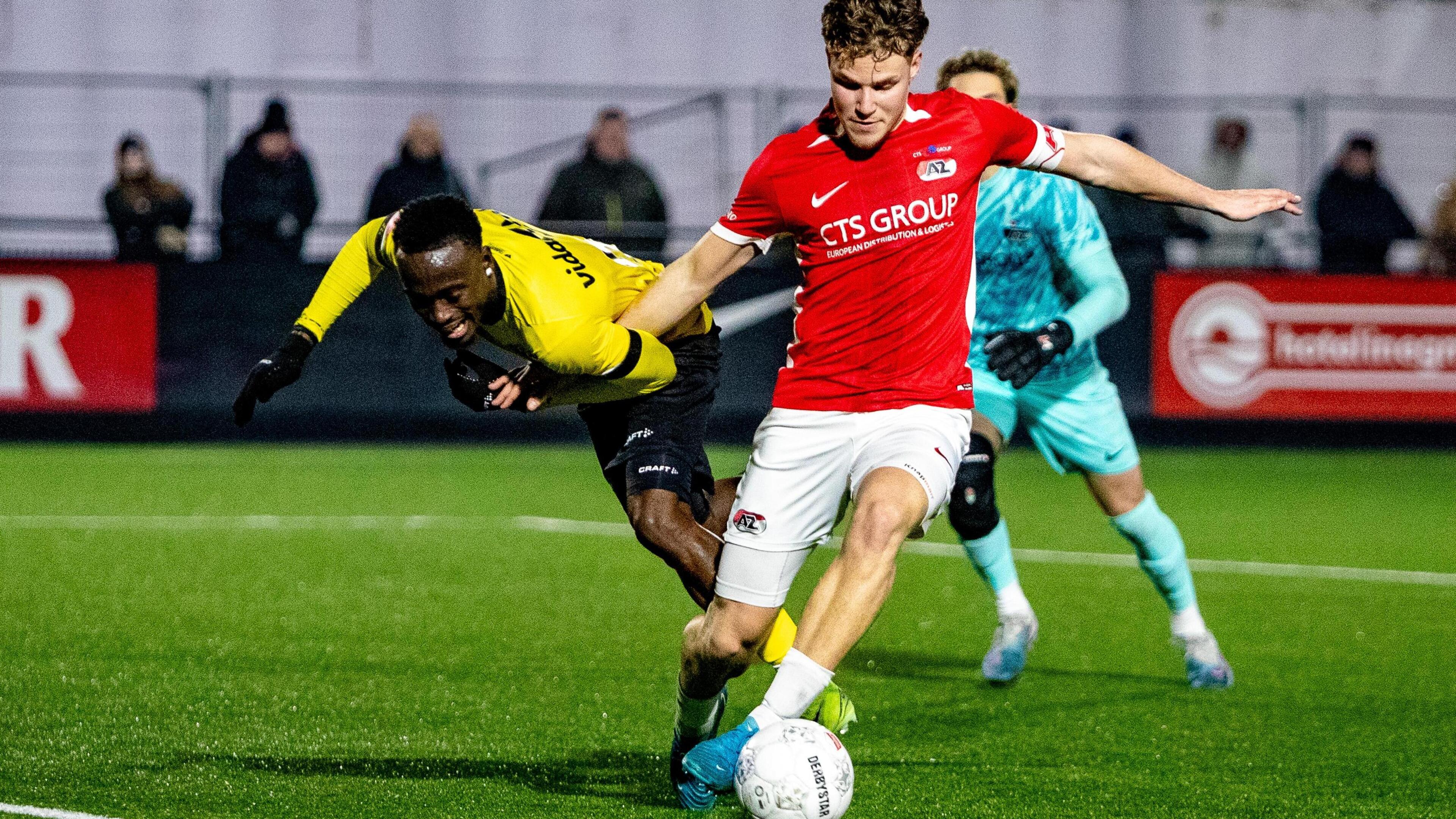 Ook nieuwe spits van VVV kan de Vloek van Jong AZ niet doorbreken, maar droom van periodetitel leeft