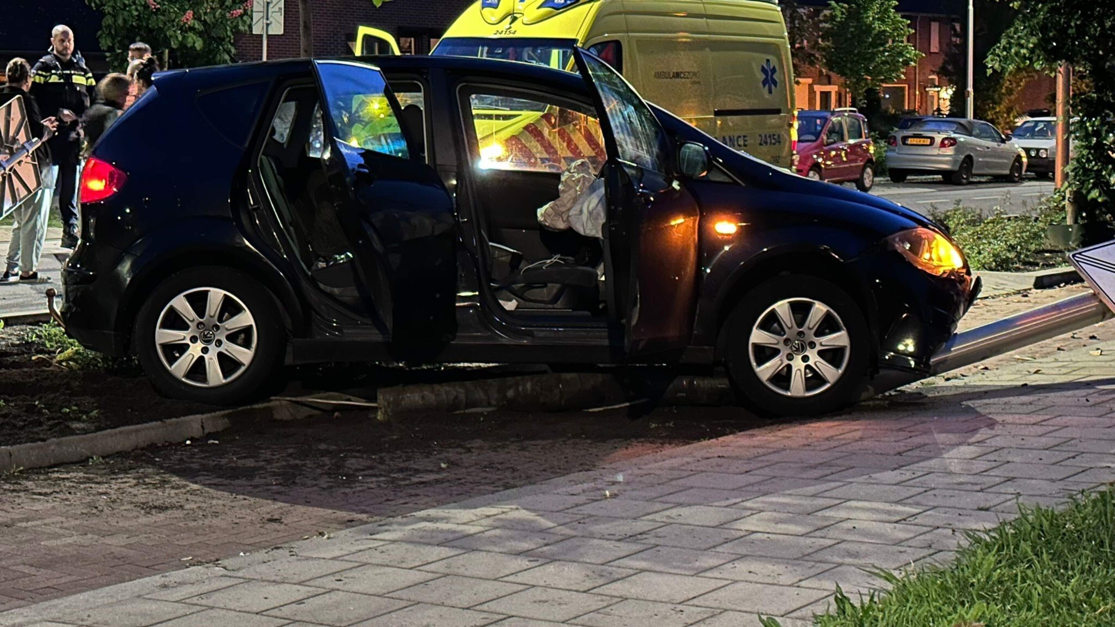 Twee auto’s botsen in Kerkrade, een gewonde
