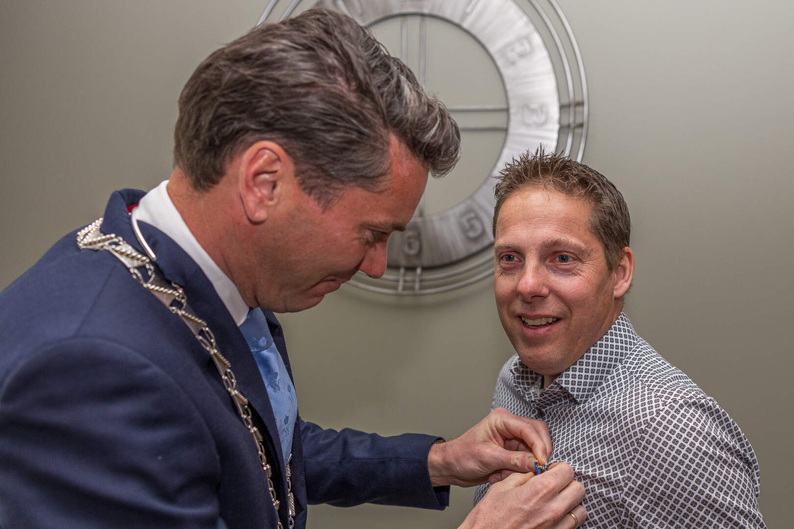 Taalambassadeur Hendrik (48) uit Sint Odiliënberg Ridder in de Orde van ...
