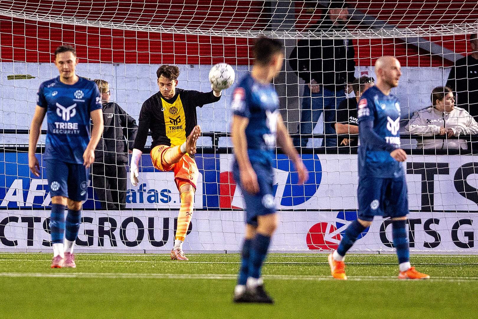 Het verhaal van een nietszeggend affiche voor Roda, aan de hand van in ...
