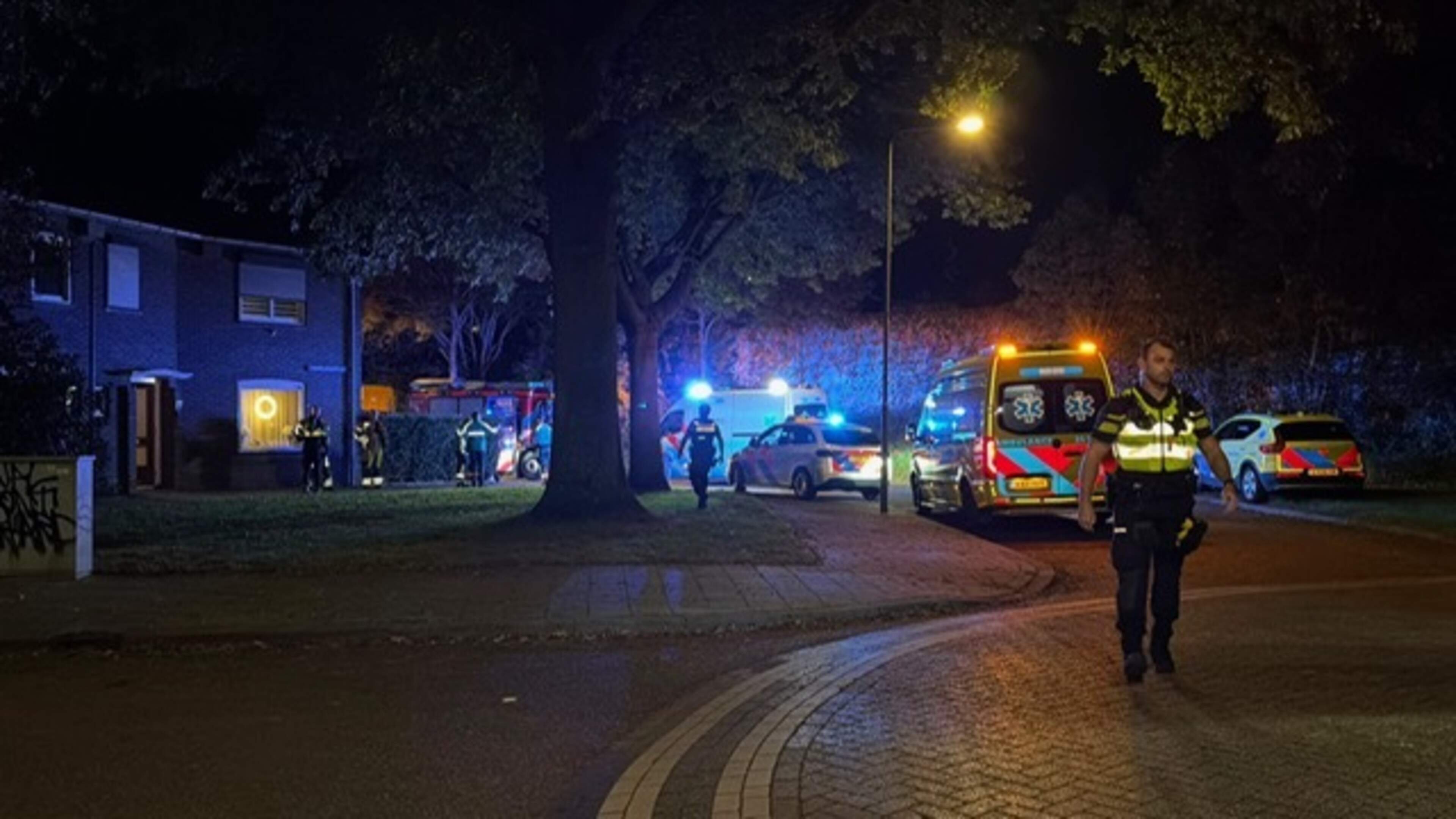 Gewonde bij woningbrand in Sittard: meerdere hulpdiensten ter plaatse
