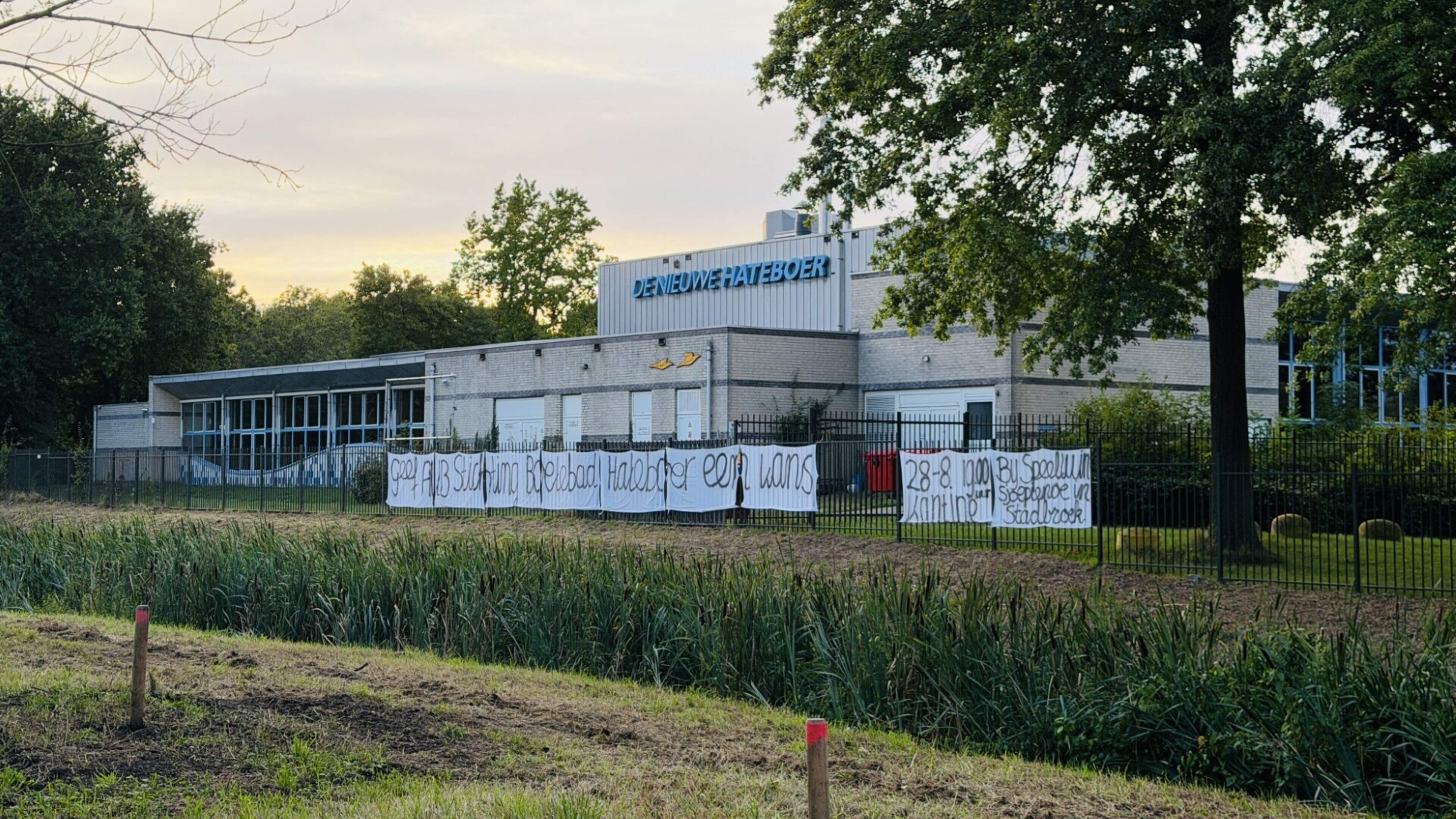 Stichting als laatste strohalm om buitenbad De Nieuwe Hateboer open te houden: ‘Met twintig dagen go