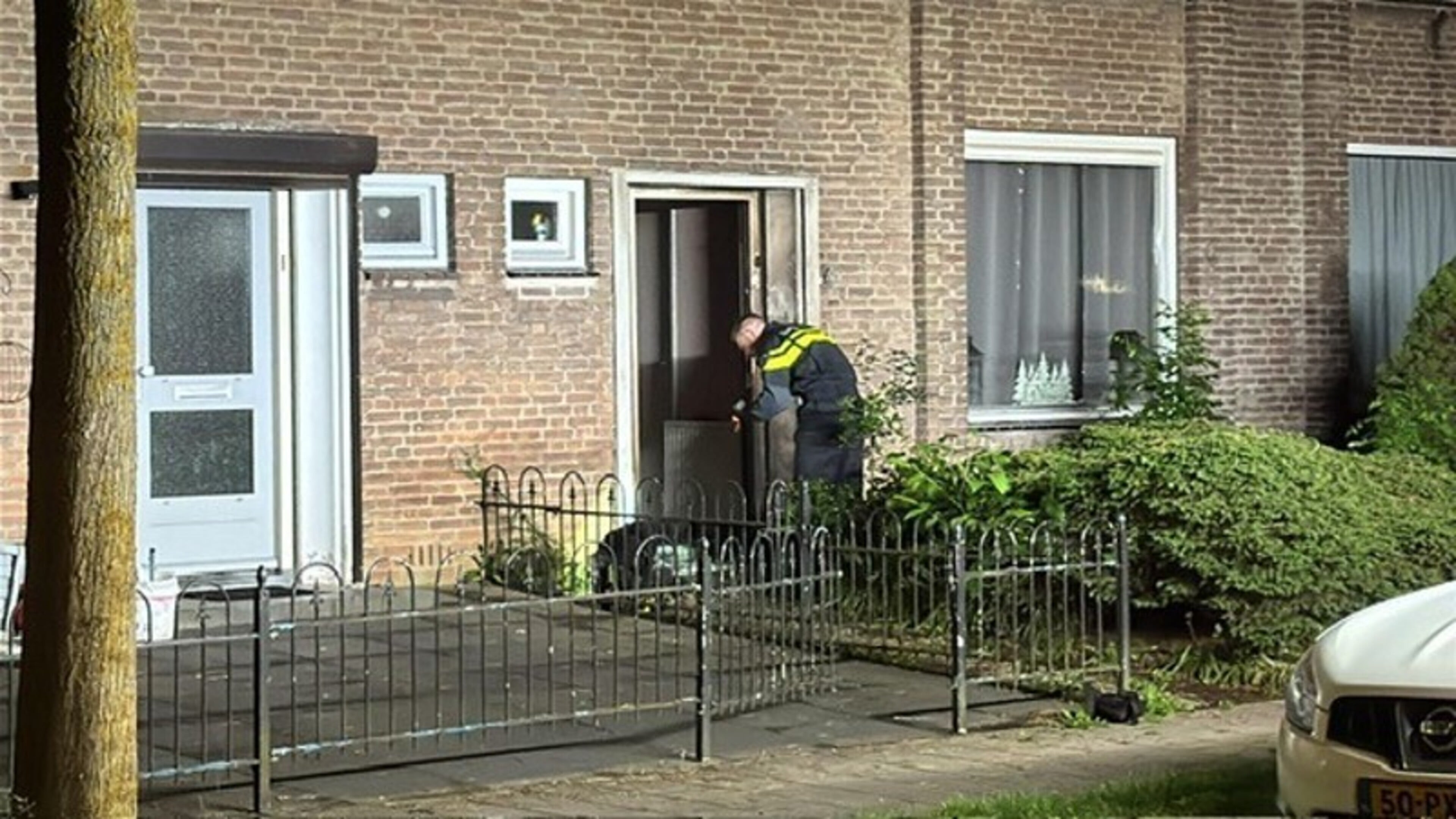 Explosie bij woning in Geleen: voordeur raakt beschadigd