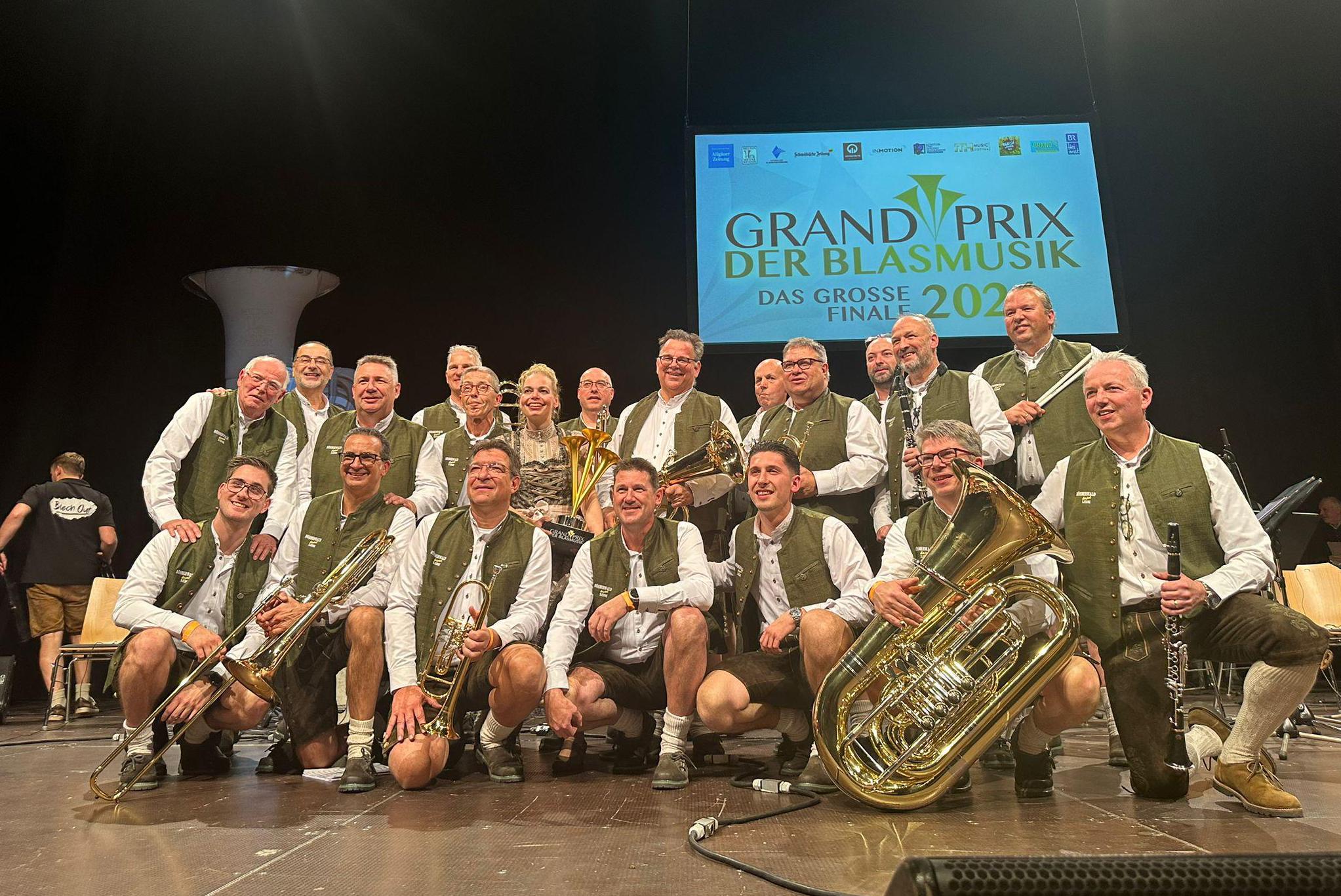 Video: Böhmerwaldkapel uit Schinnen wint als eerste Nederlandse orkest de Grand Prix der Blasmusik