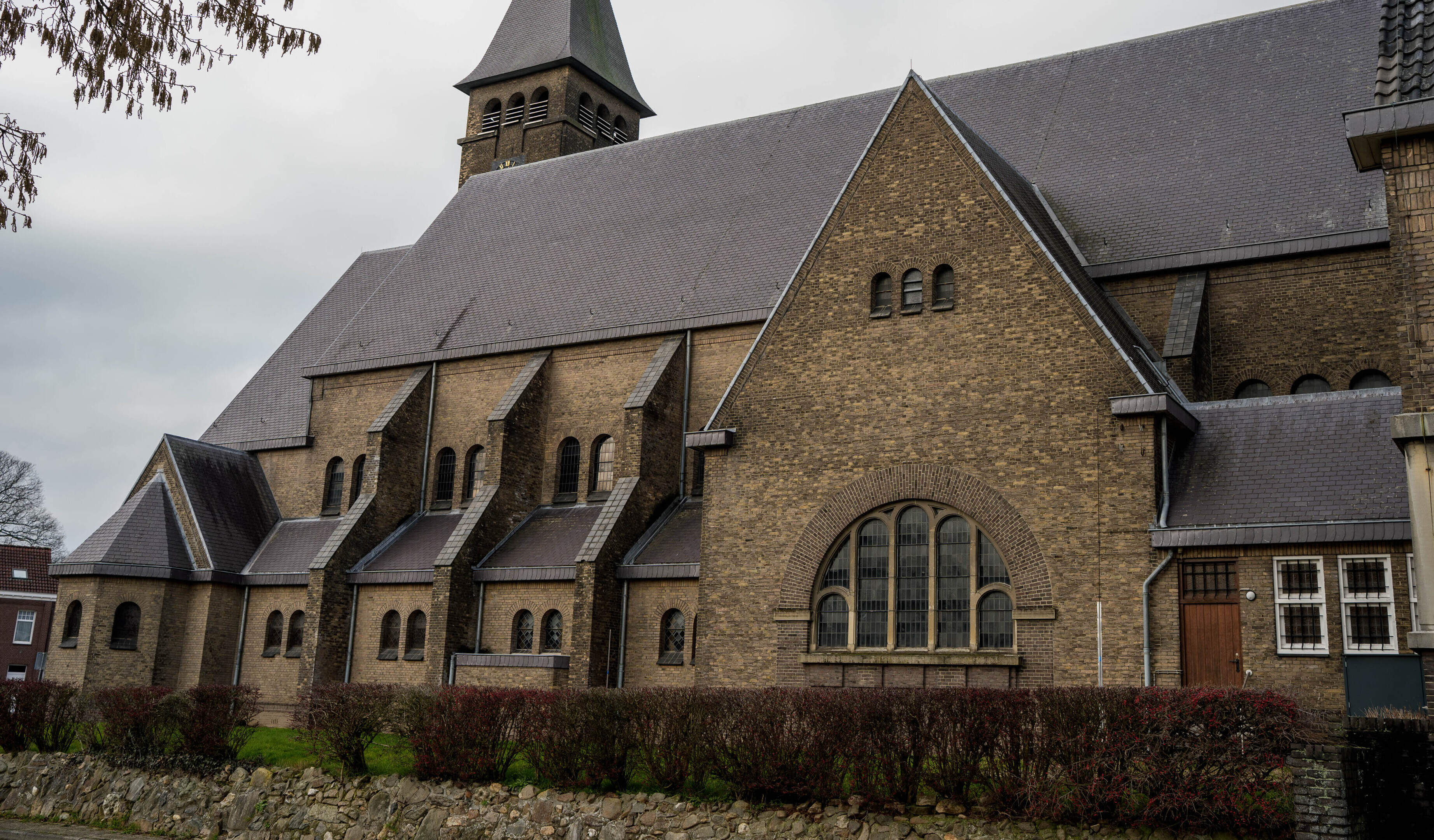 Kerk Puth blijft beschermd monument, maar dat staat gedeeltelijke sloop niet in de weg