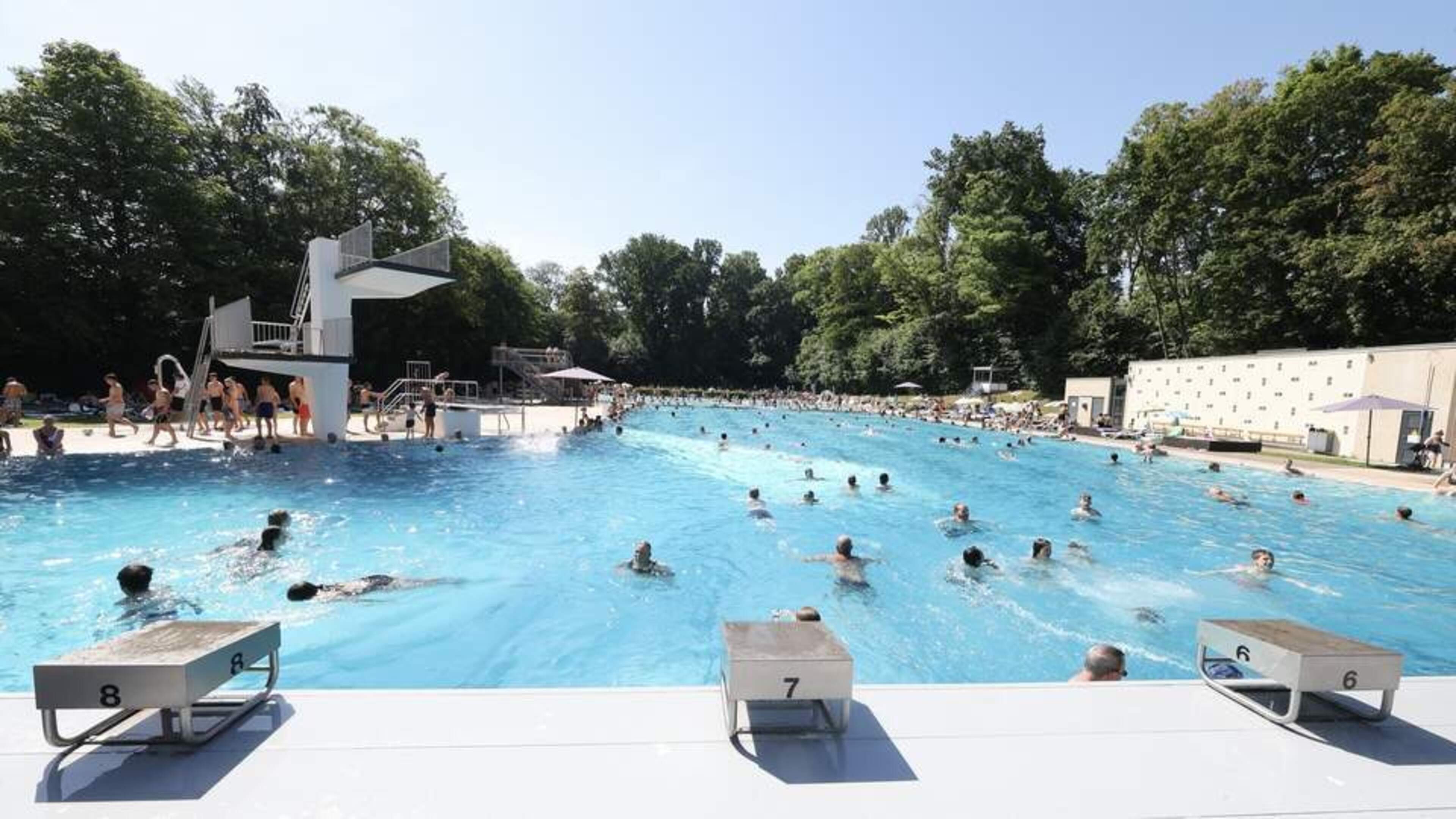 In Duitsland kunnen inwoners van Parkstad buiten zwemmen en dat voor maar 2,70 euro: ‘Het is duideli