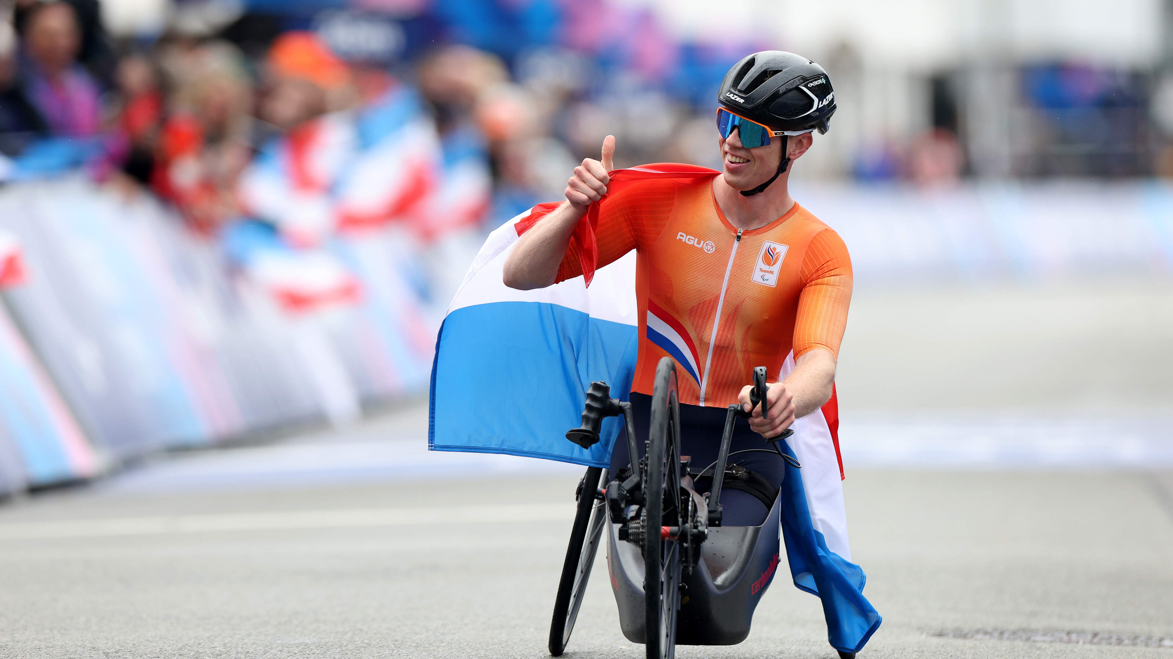 WK-goud voor Mitch Valize uit Heerlen en Chantal Haenen uit Beegden bij para-cycling