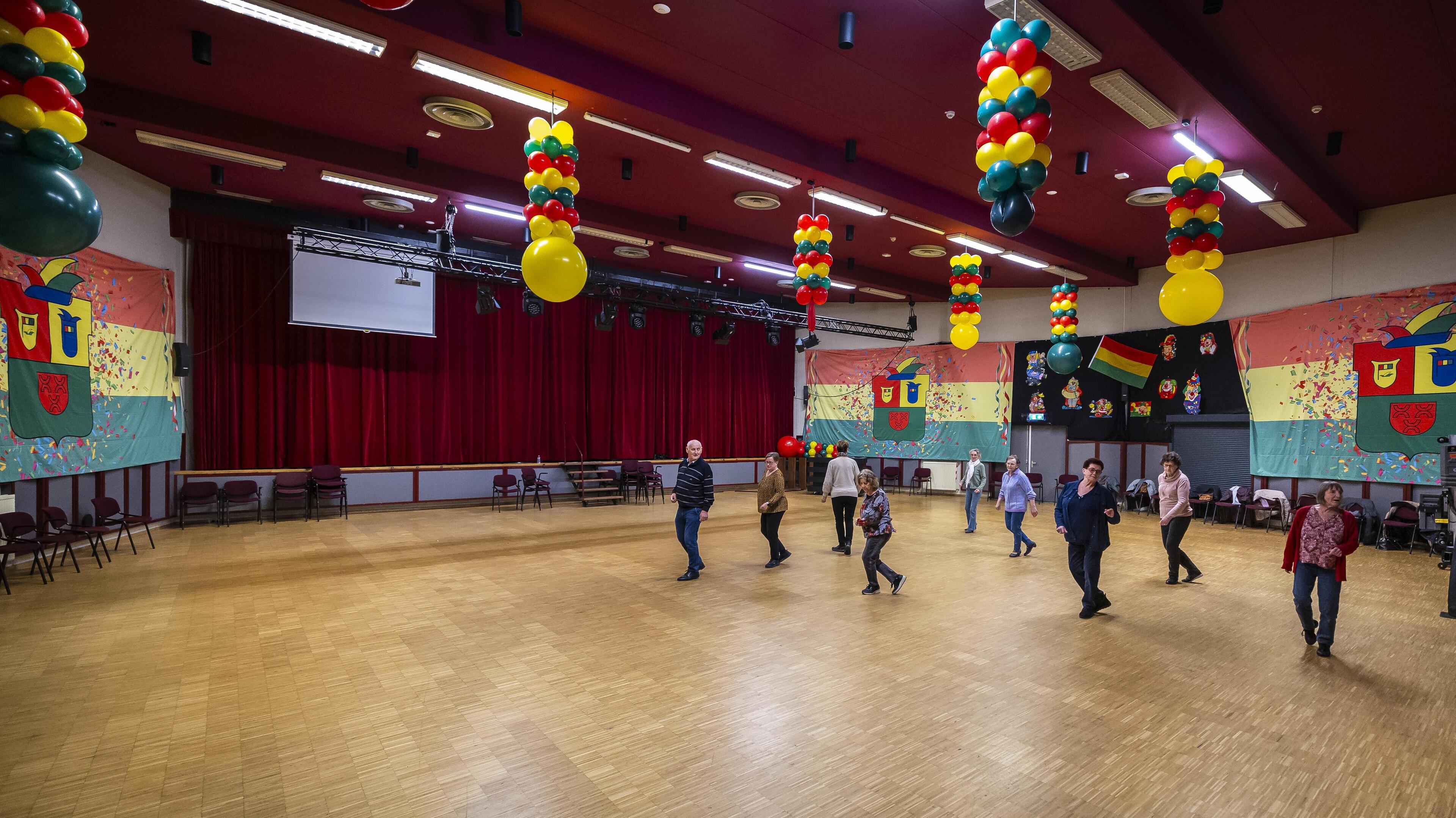 Verenigingen Reuver moeten op zoek naar tijdelijk onderkomen, bouw nieuw gemeenschapshuis kost bijna