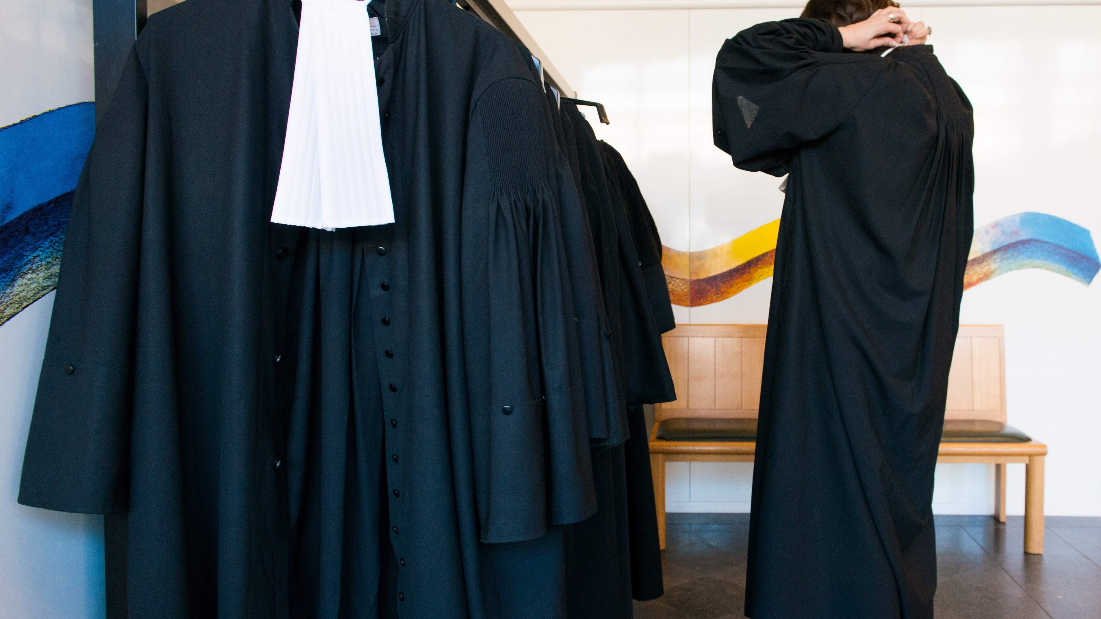 Advocate uit Maastricht per direct geschorst na aanhoudende alcoholproblemen: ‘Ingrijpen is noodzake