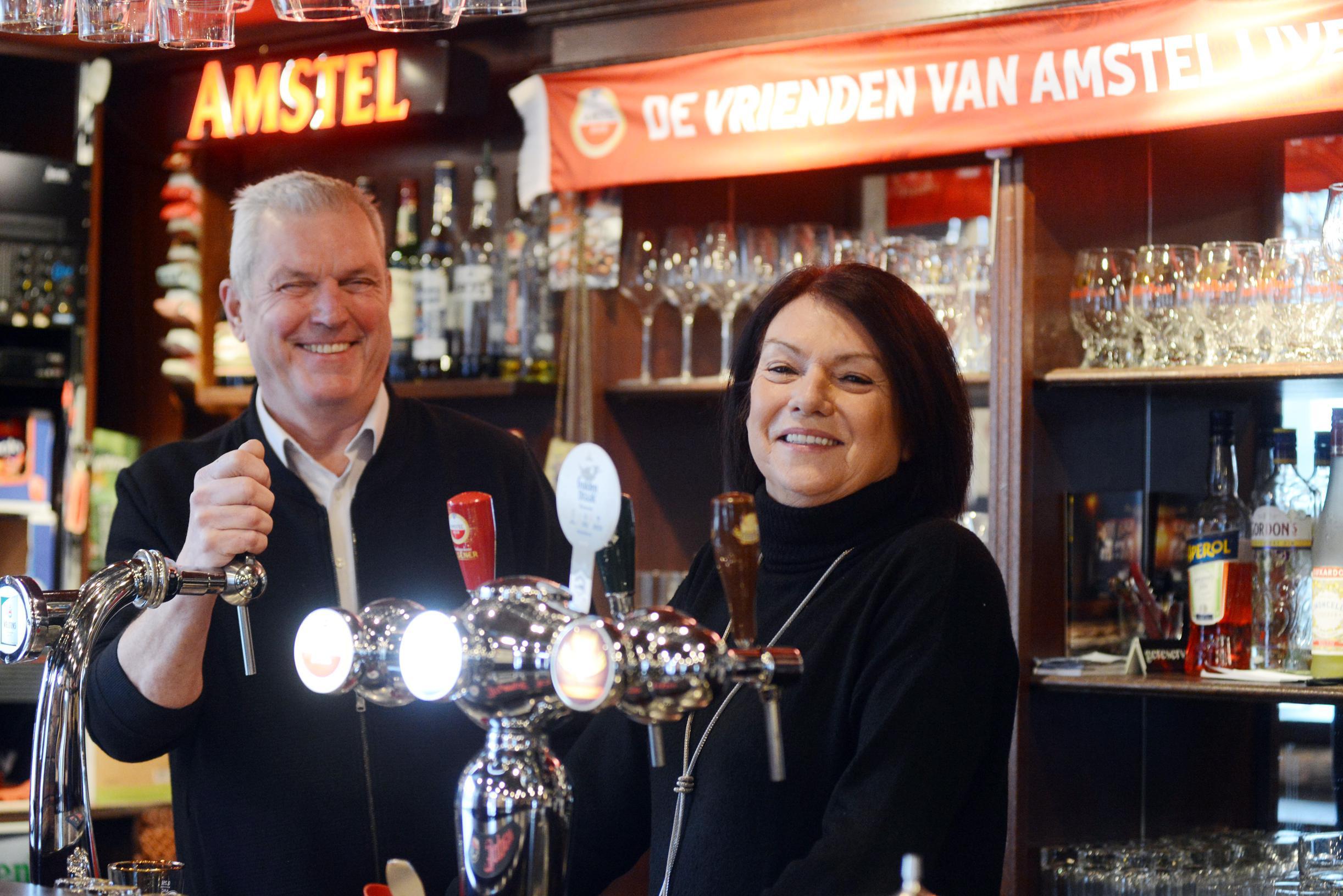 Het laatste bruine café van Lottum staat te koop: ‘We hadden ons in het begin verkeken op het drinkt