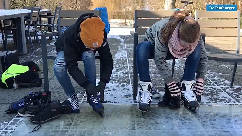 Video: Leah (11) zet terras onder water zodat ze in haar eigen achtertuin in Spaubeek kan schaatsen