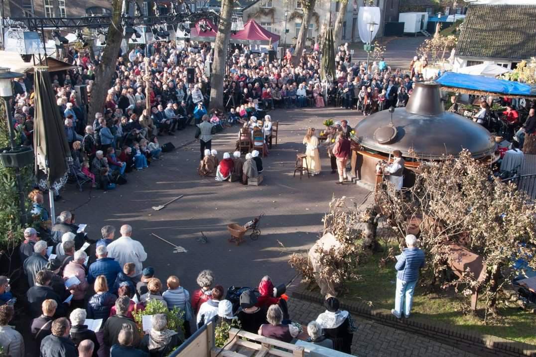 De Witte Dame spookt door Grubbenvorst nu het dorp zich voorbereidt op het tweede Witte Dame Festiva