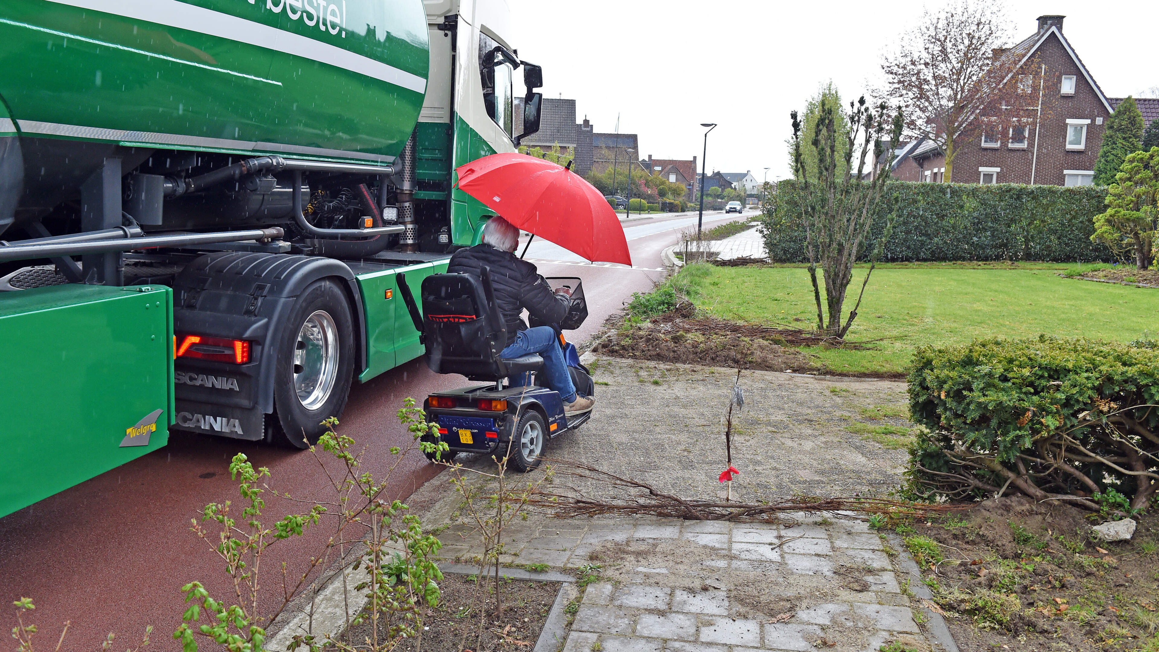 Gapend gat in ‘mooiste trottoir ooit’, omdat één bewoner niet meewerkt in Blitterswijck: ‘Dit is lev