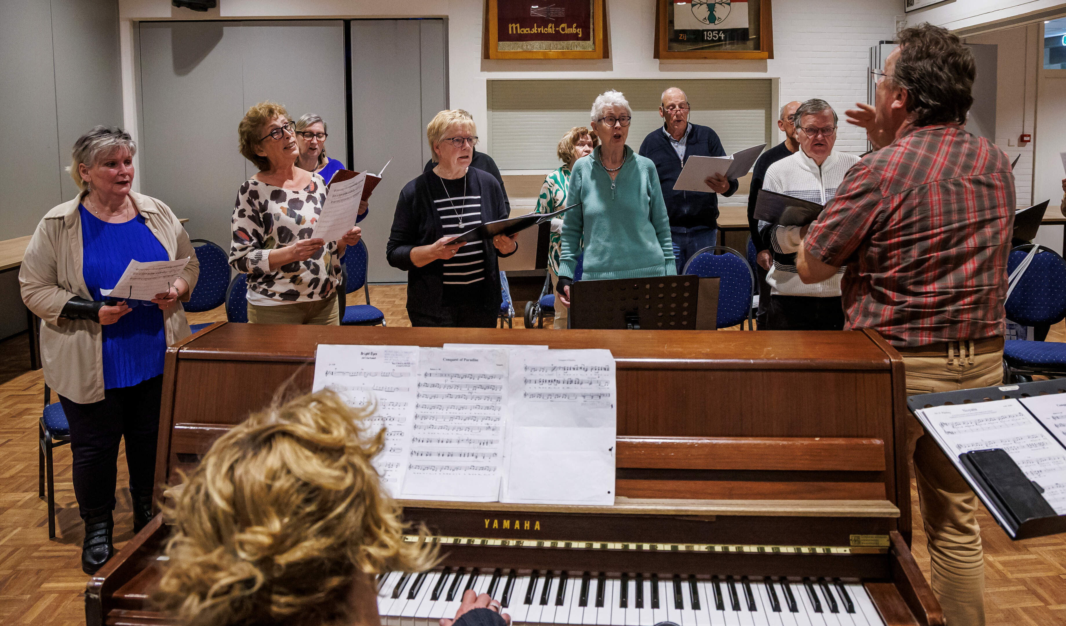 Het gaat niet echt crescendo met het oudste gemengd koor van Amby: ‘Als we niets doen, blijft het be