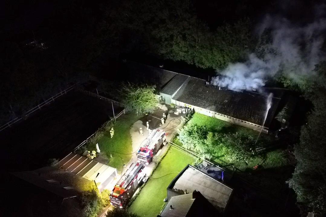 Paarden gered bij grote brand in stal in Kronenberg