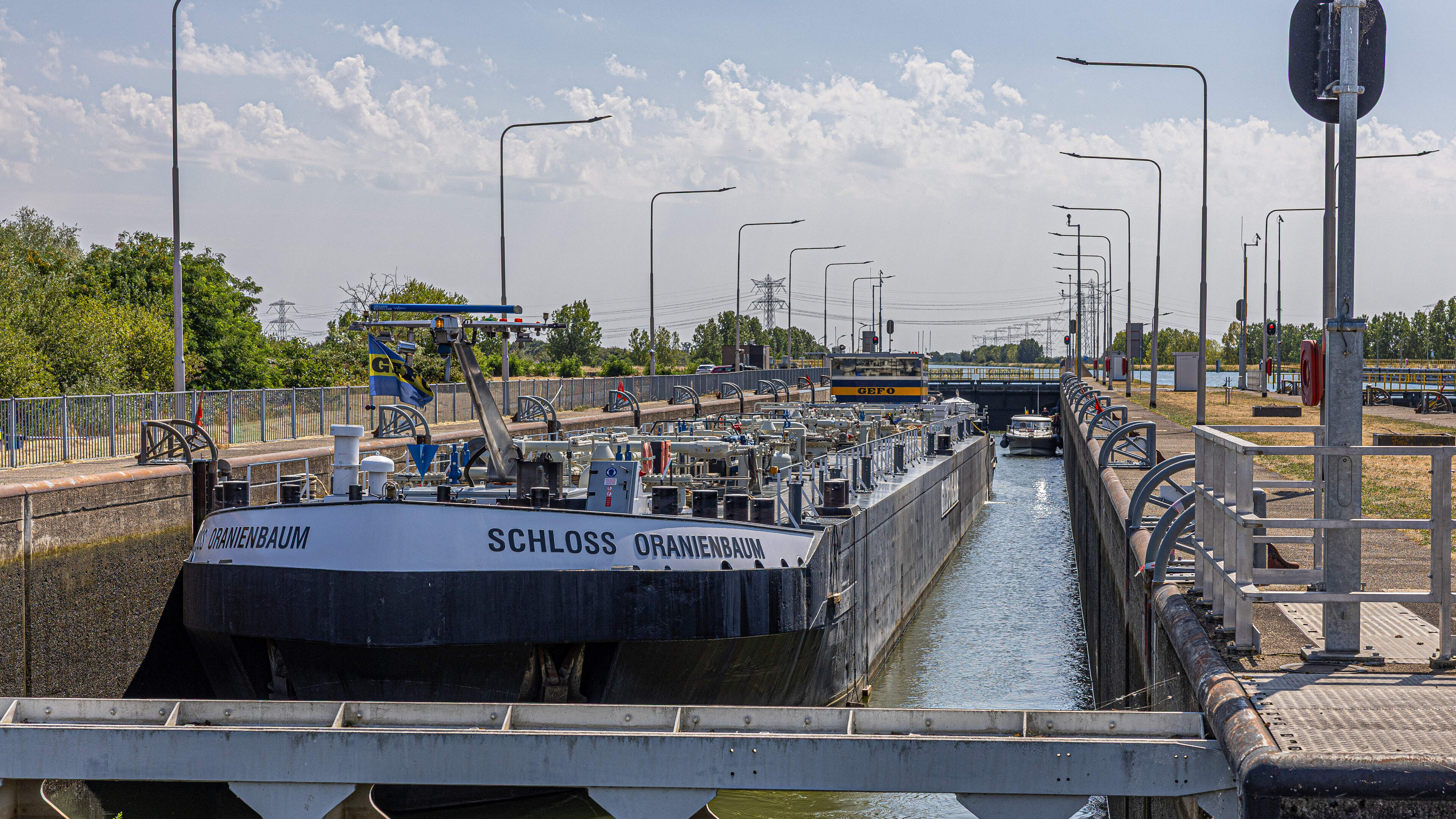 Rijkswaterstaat draait kraan dicht in Maas: sluizen en zelfs vistrappen gaan in de bespaarstand want