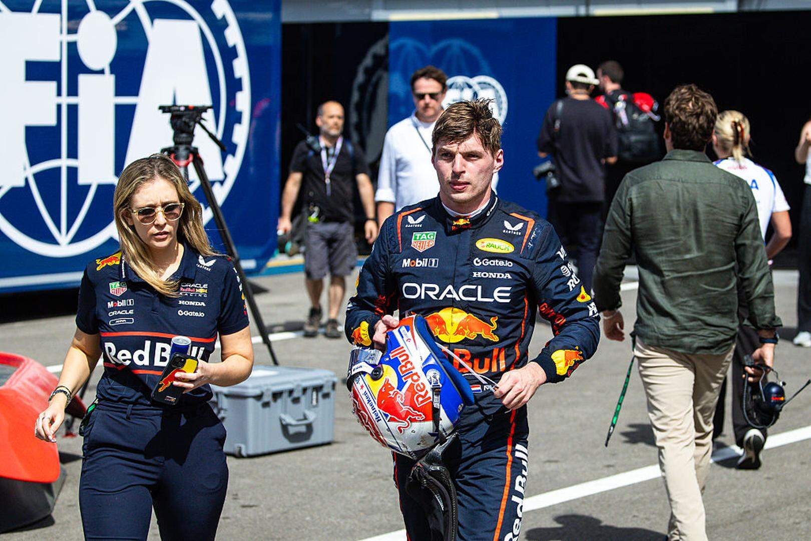 Max Verstappen verloor in het slot van de race zijn zelfbeheersing.