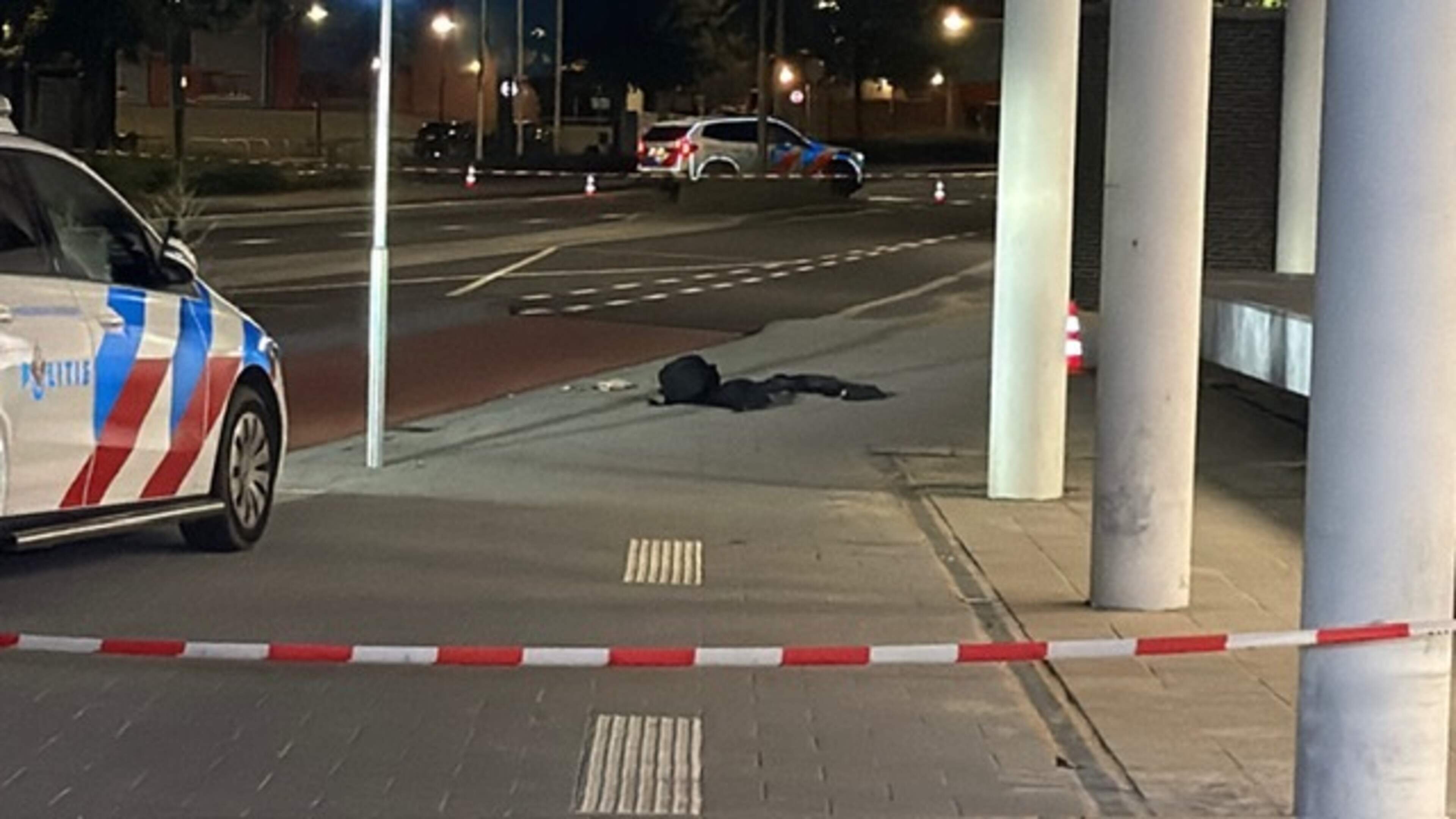 Man (34) dreigde agenten te vermoorden, ging naar politiebureau Sittard en werd daar neergeschoten