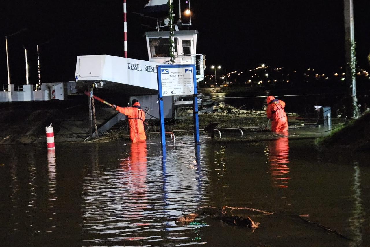 Zoektocht naar vermiste man vervolgd bij veerpont Kessel