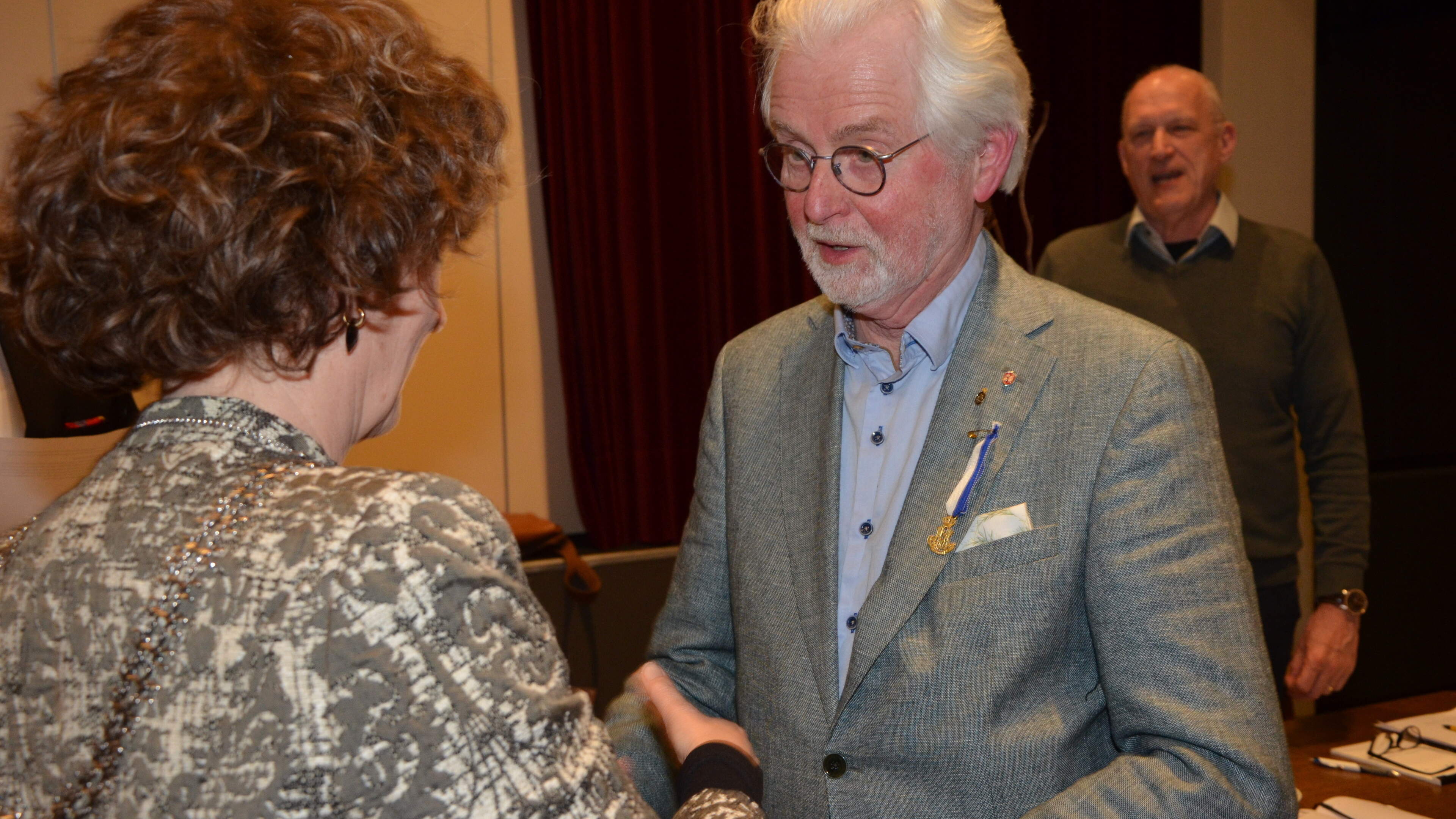 Koninklijk Roermonds Mannenkoor benoemt burgemeester Yolanda Hoogtanders tot beschermvrouwe en Camil