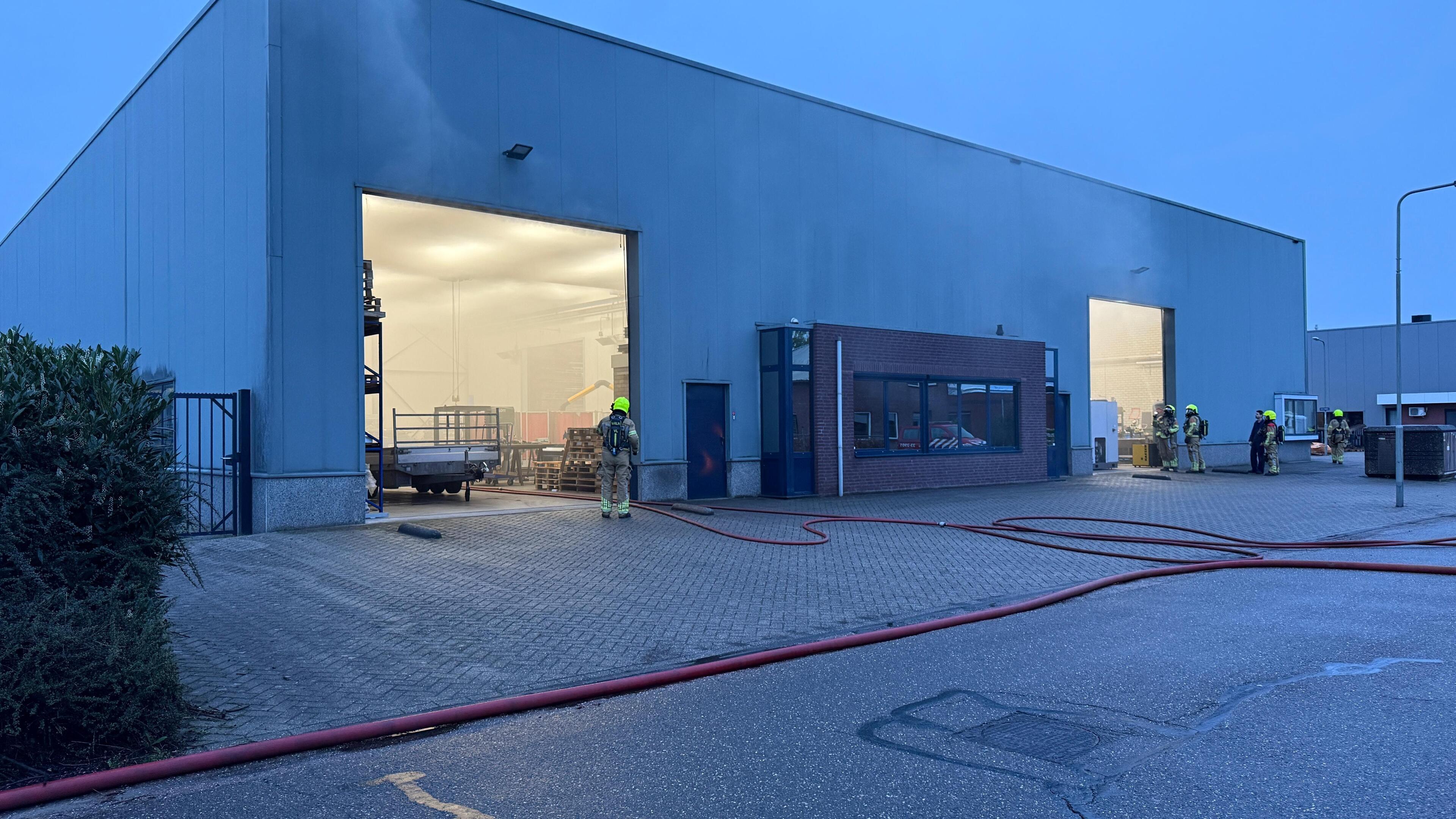 Geen gewonden en weinig schade na brand bij metaalverwerker in Maasbree