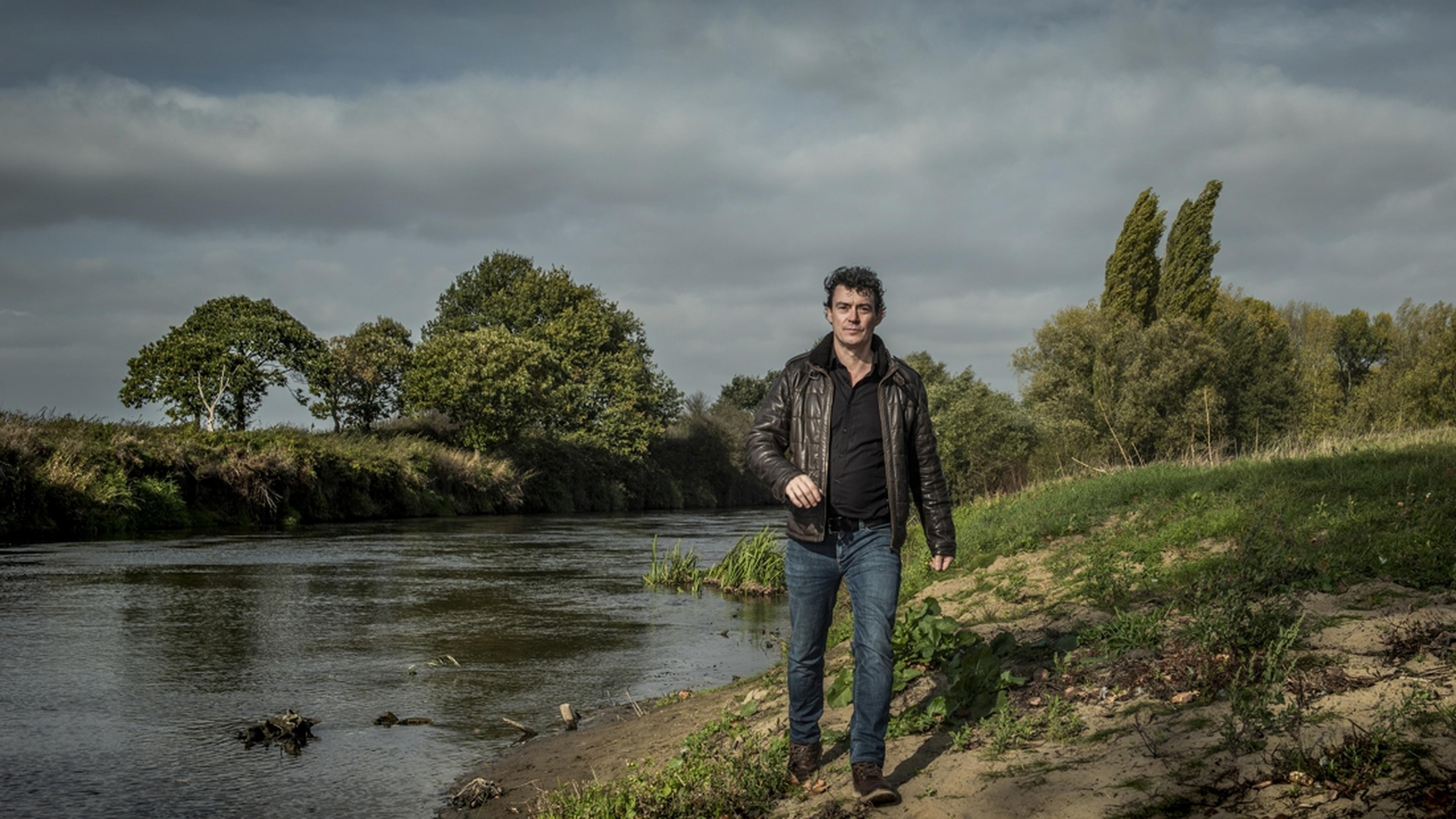 Rowwen Hèze-bassist Wladimir wil muziek maken met alle culturen die in Roermond te vinden zijn: ‘Muz