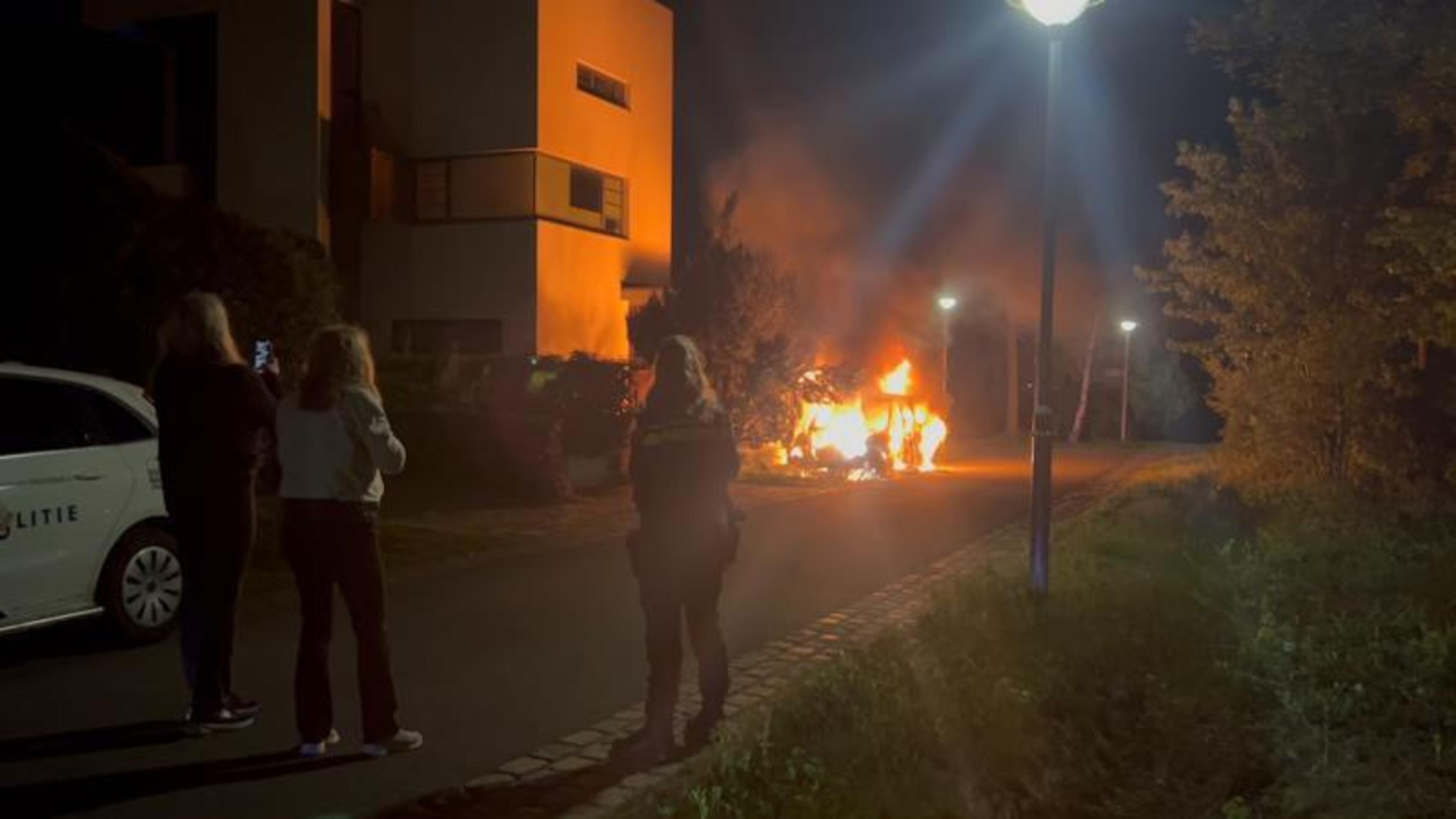 Auto in vlammen op in Venlo