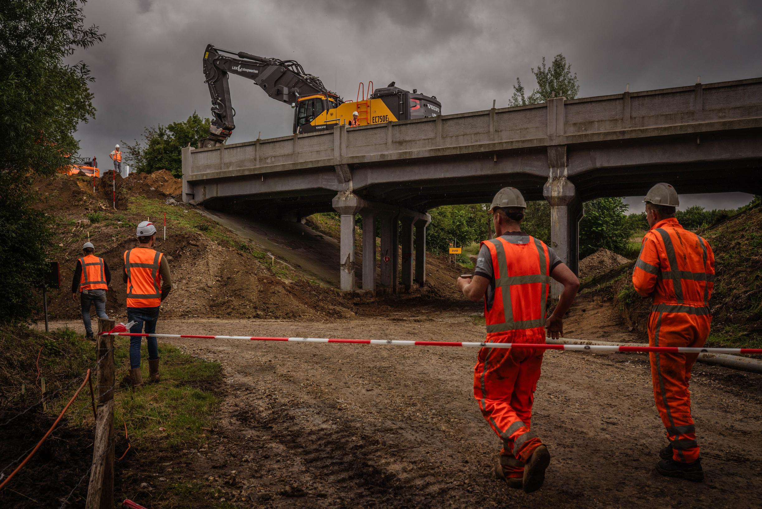 Honderd jaar oud viaduct in Cadier en Keer gesloopt: ‘Op een gegeven moment gaat zelfs beton verslij