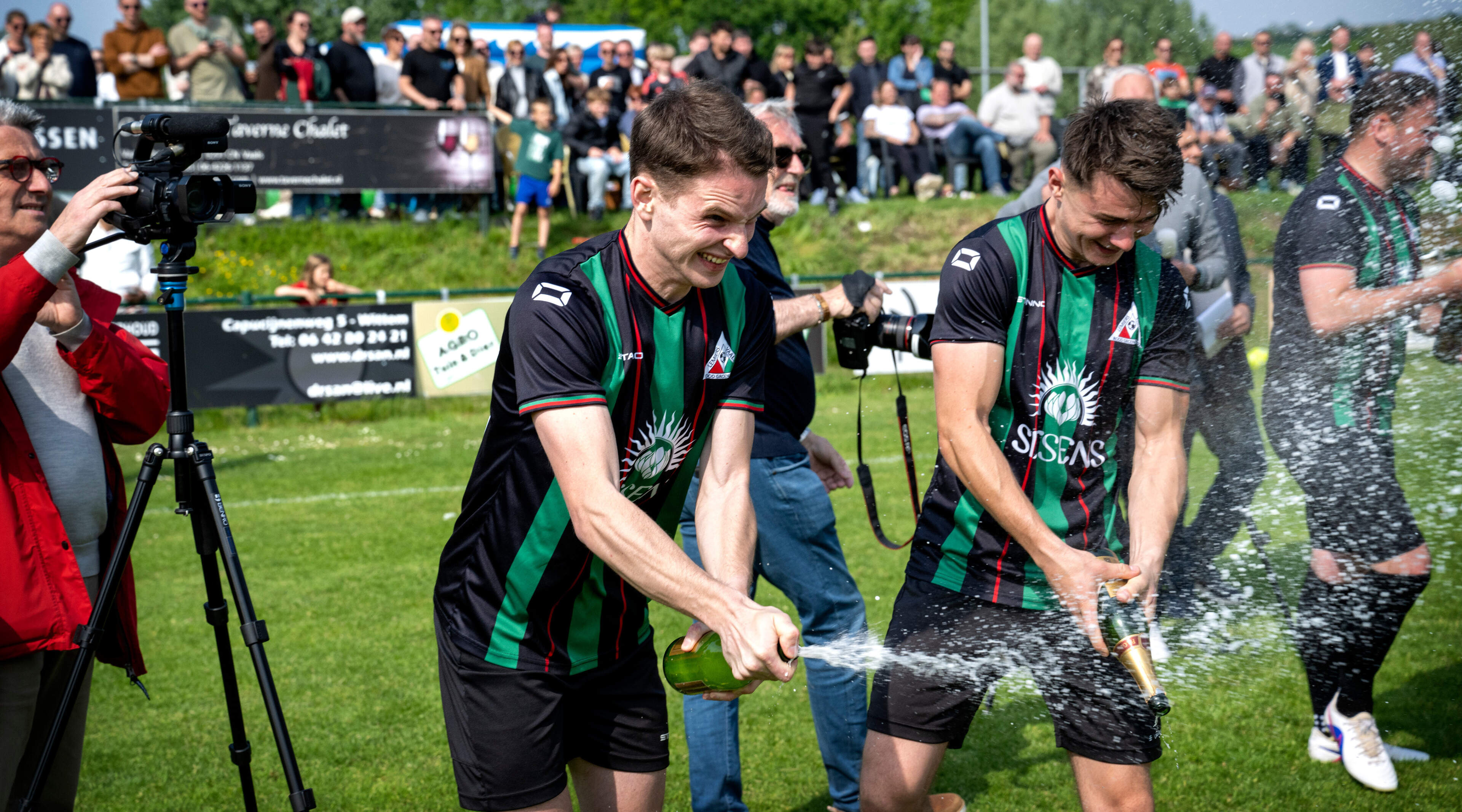 Publiek in Vaals smult van voetbalfeest; drie doelpunten van Aimane M’Rabet Eloued