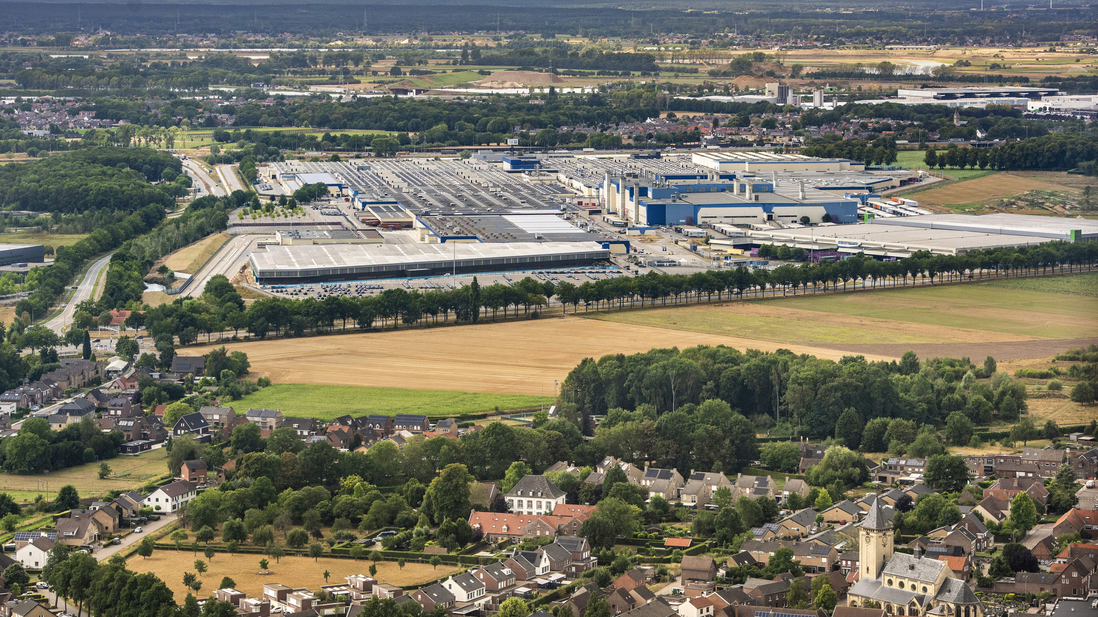 Wat betekent het voor omwonenden van VDL Nedcar als daar drones en raketonderdelen worden gemaakt? ‘