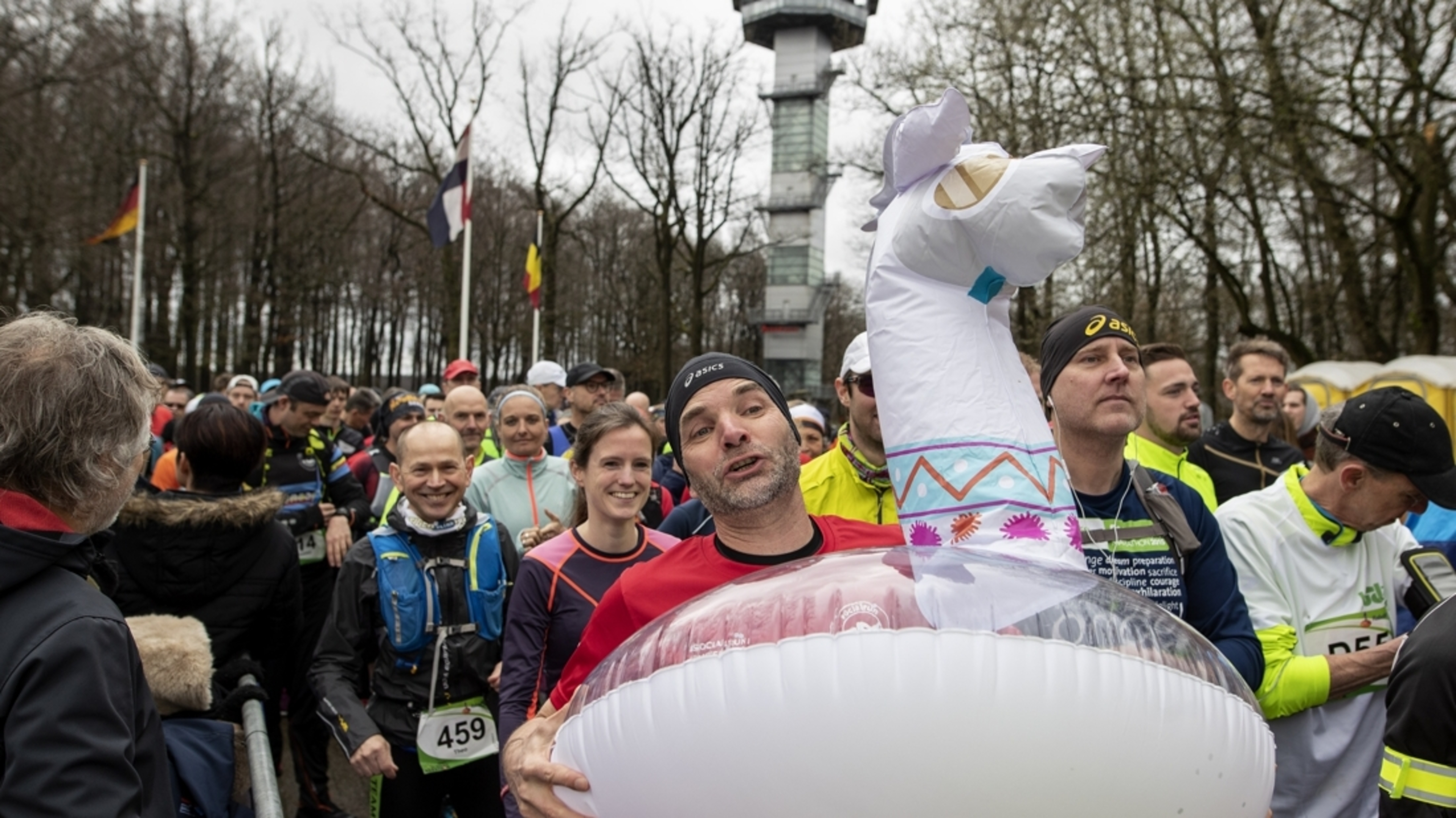 Heuvelland Marathon: zwoegen door modder en zand