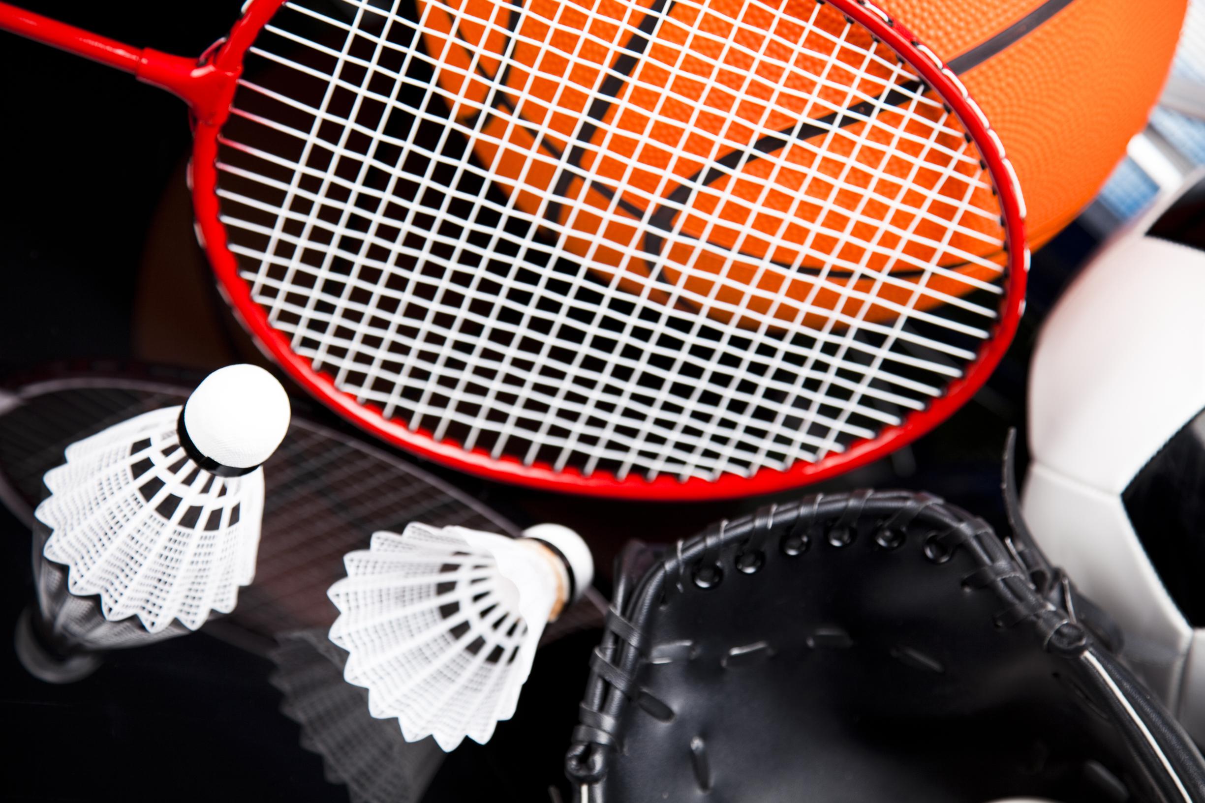 Badmintonnen, voetballen en handboogschieten voor mensen met een lichamelijke of geestelijke beperki