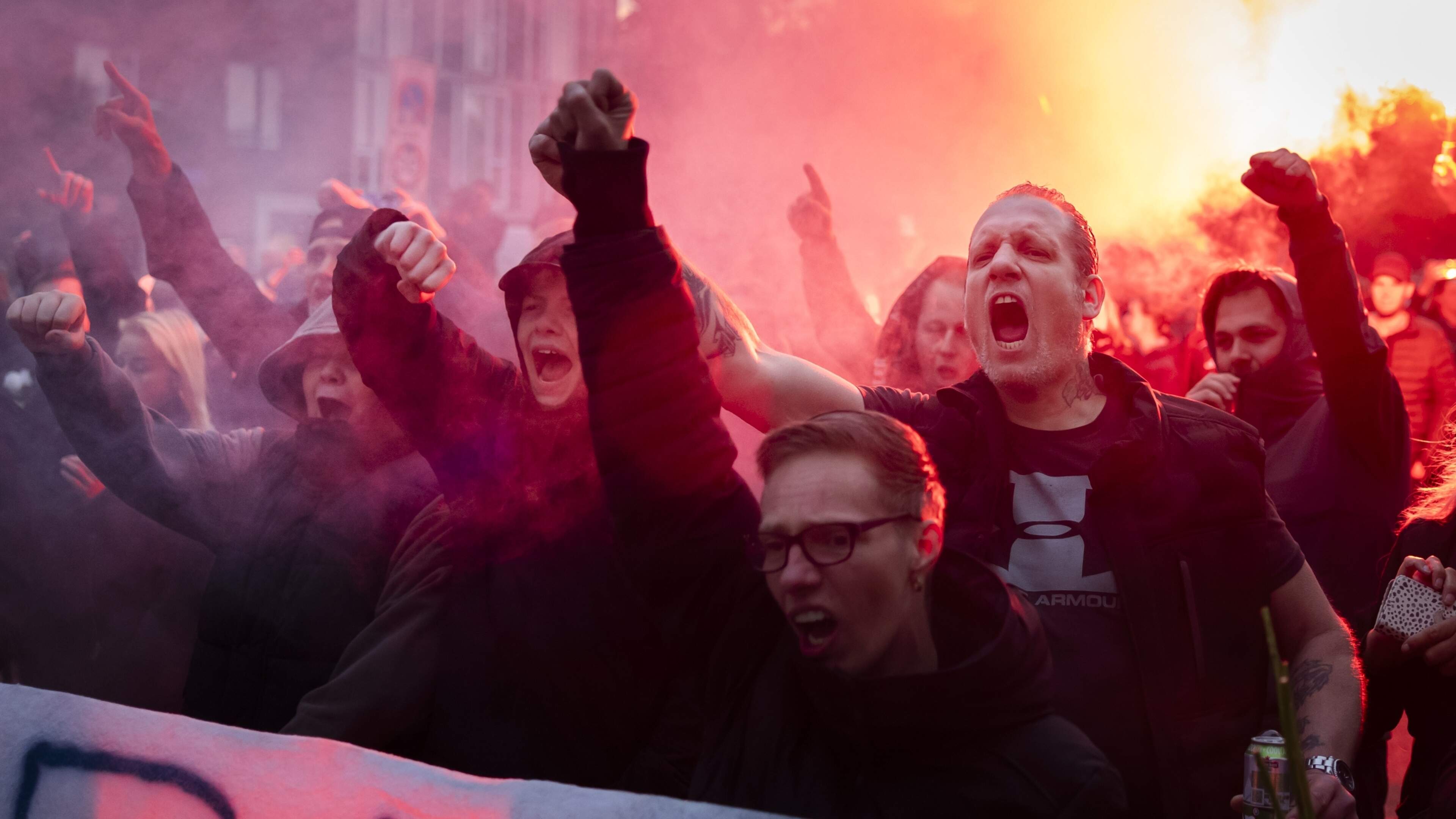 Rellen, onrust, demonstraties rond opvang asielzoekers, waar gaat dat heen? Oud-asielminister Gerd L