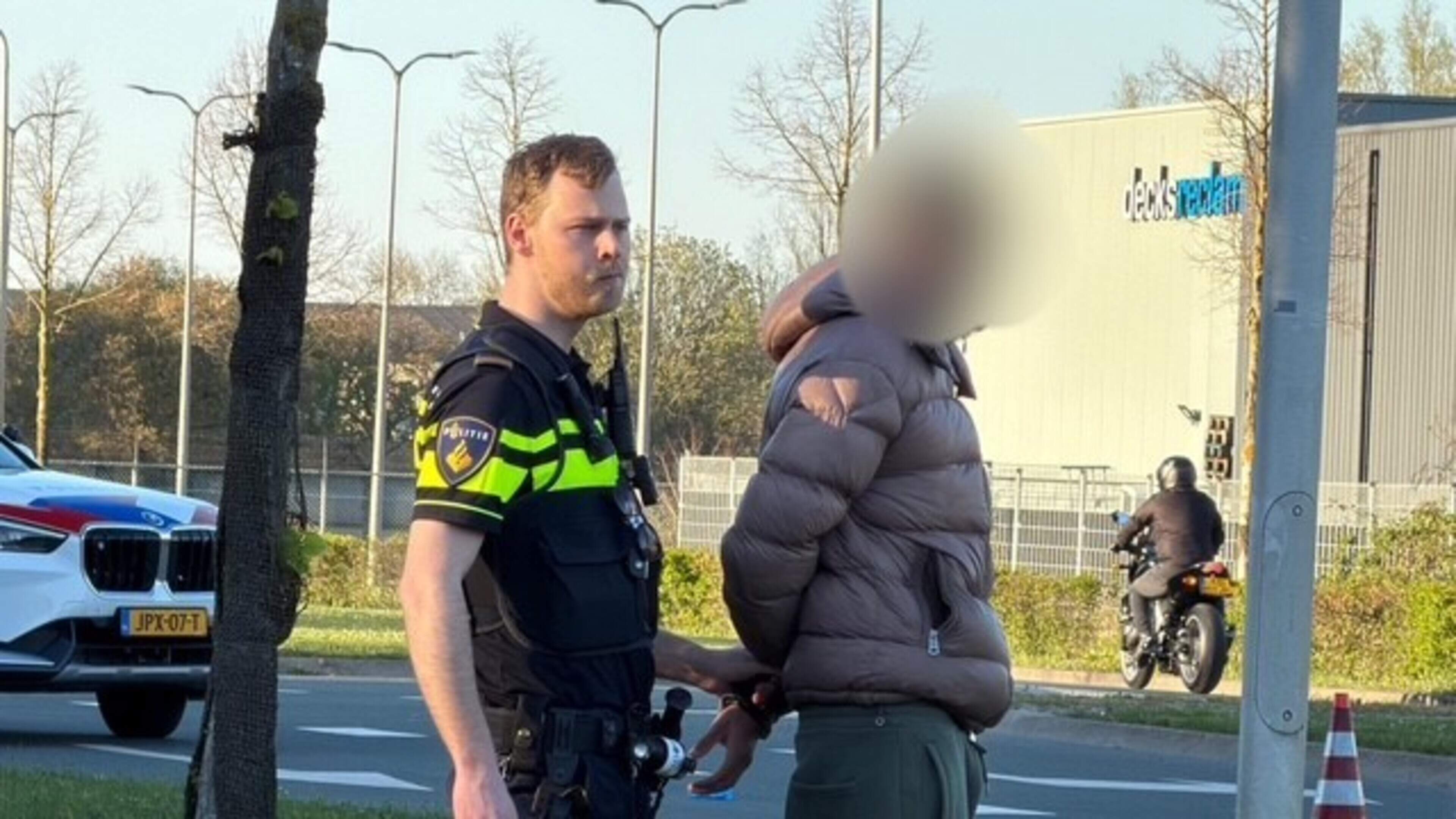 Drie aanhoudingen na aanrijding in Maastricht.