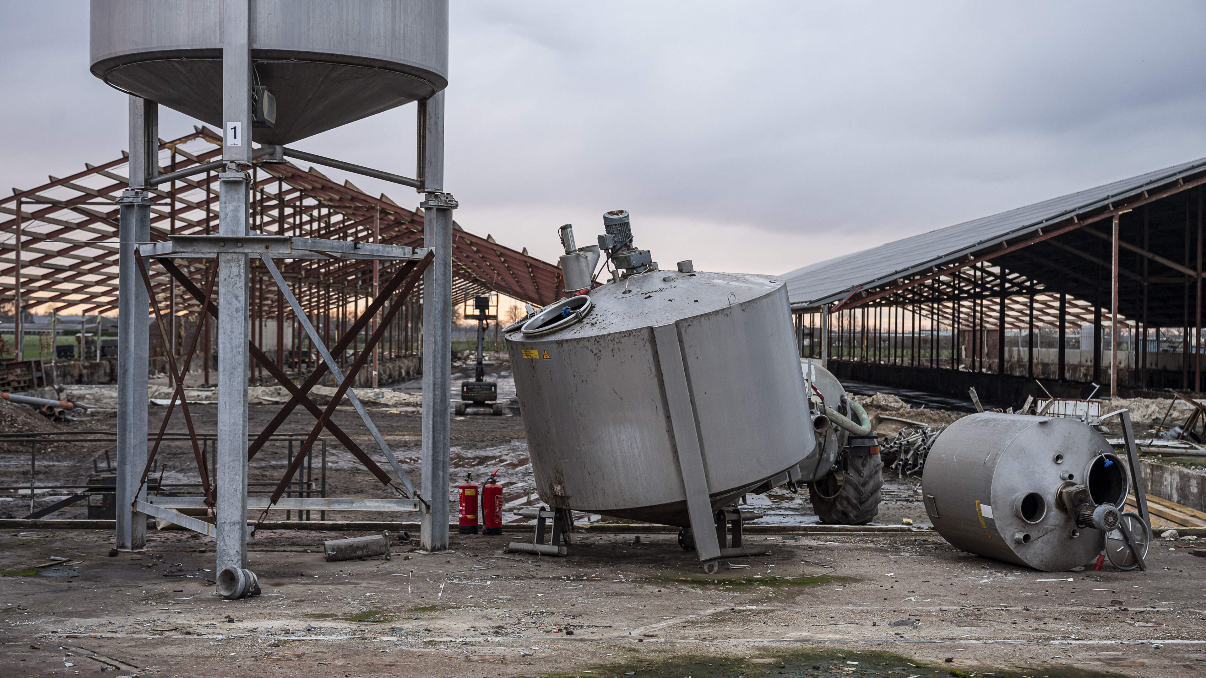 Venray wil opslag in lege stallen en loodsen van stoppende boeren een halt toeroepen