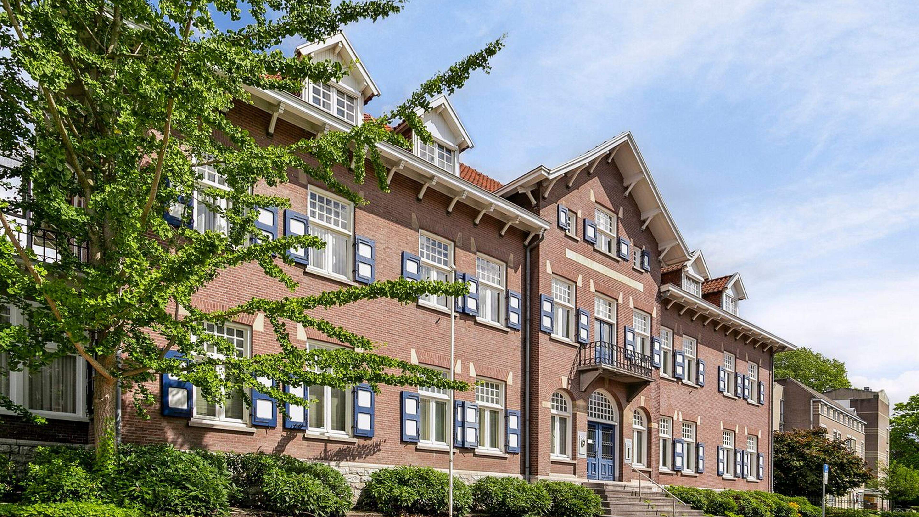 Maastricht krijgt ‘bezinningshotel’ Bisschop in oud weeshuis vlak bij Tapijn