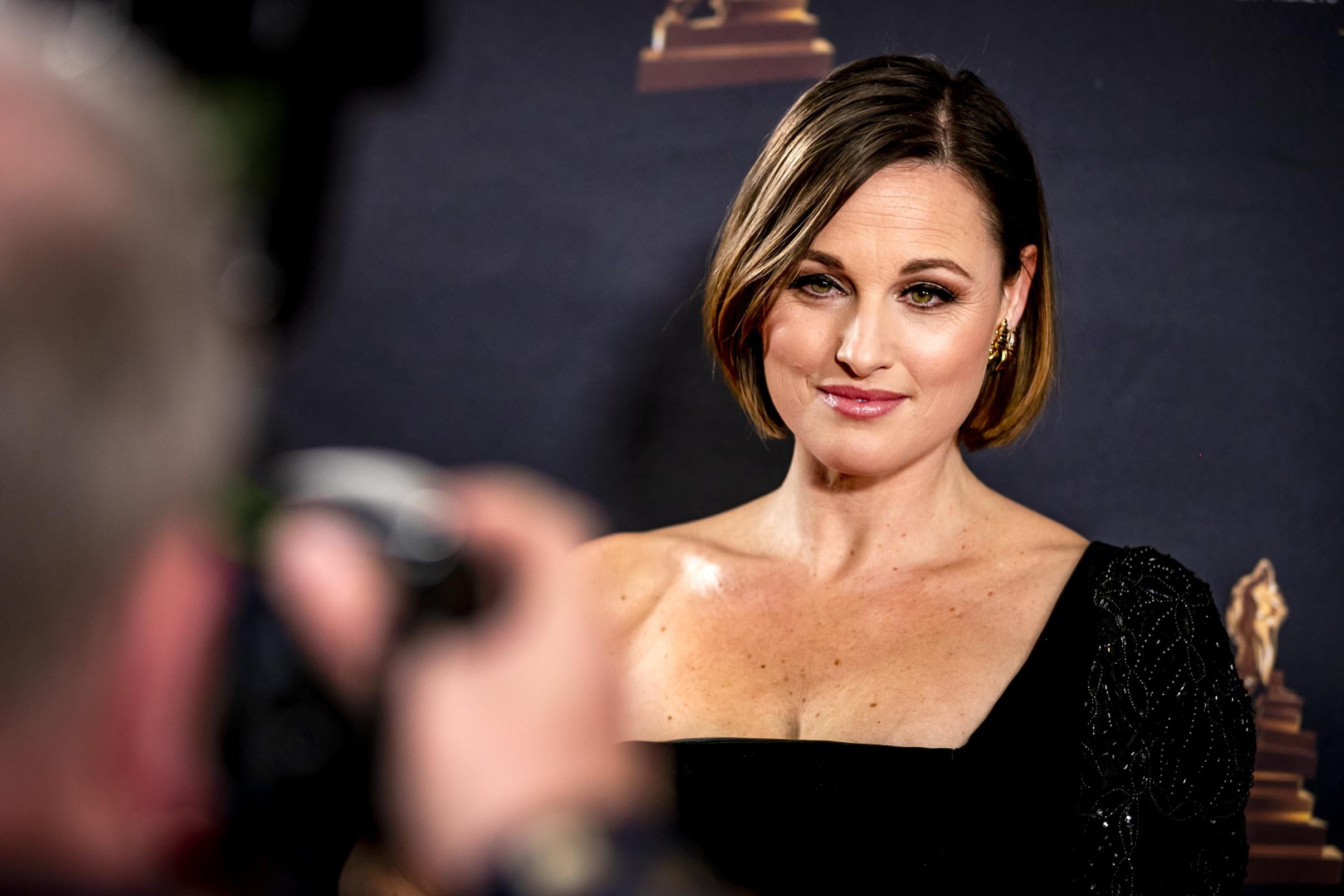 Brigitte Heitzer heeft nieuwe rol te pakken en maakt cast van Hello Again compleet