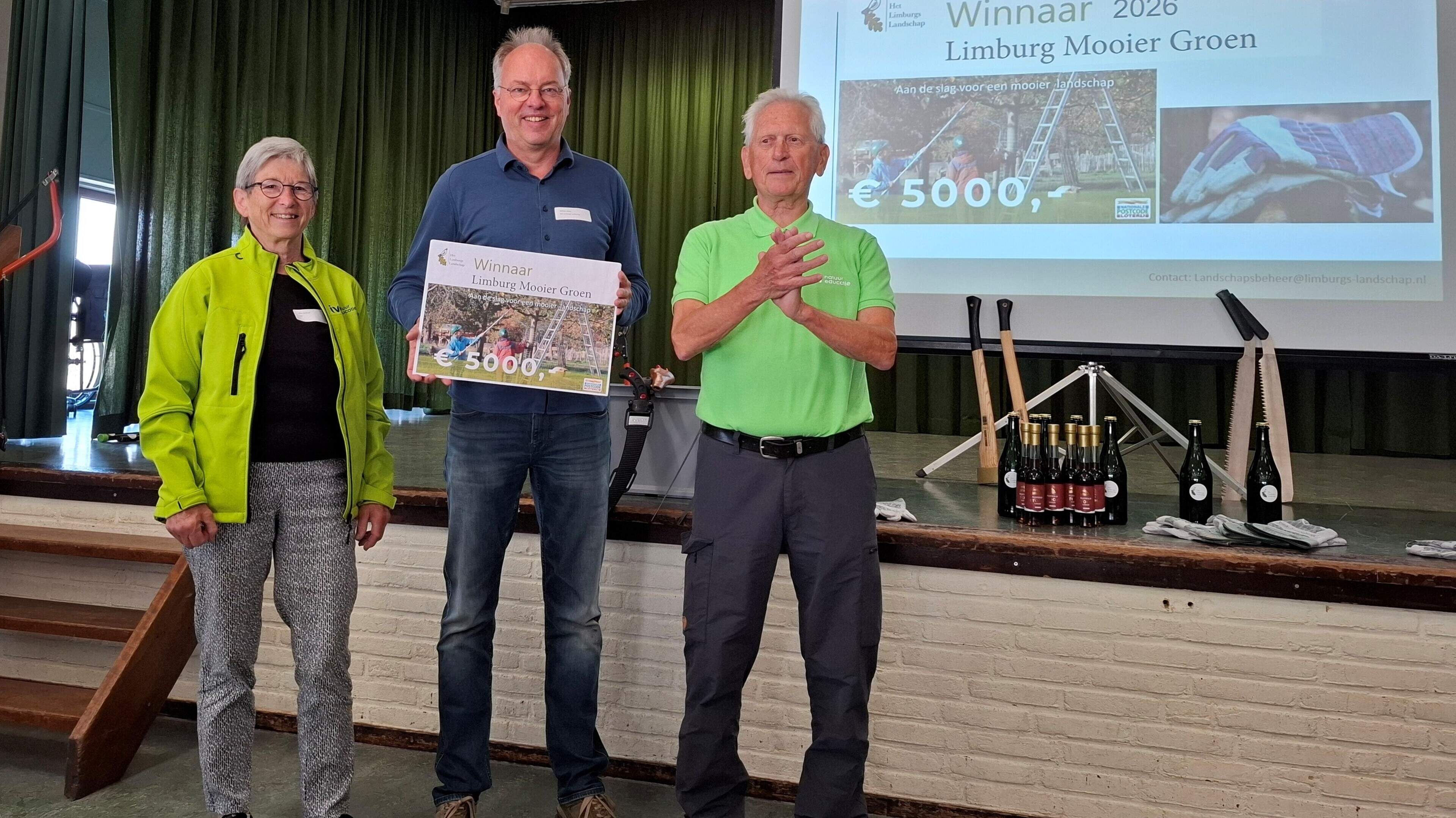 Vergroeningsproject voor schoolplein van Wings in Roermond, dat jongeren actief betrekt, kroont zich