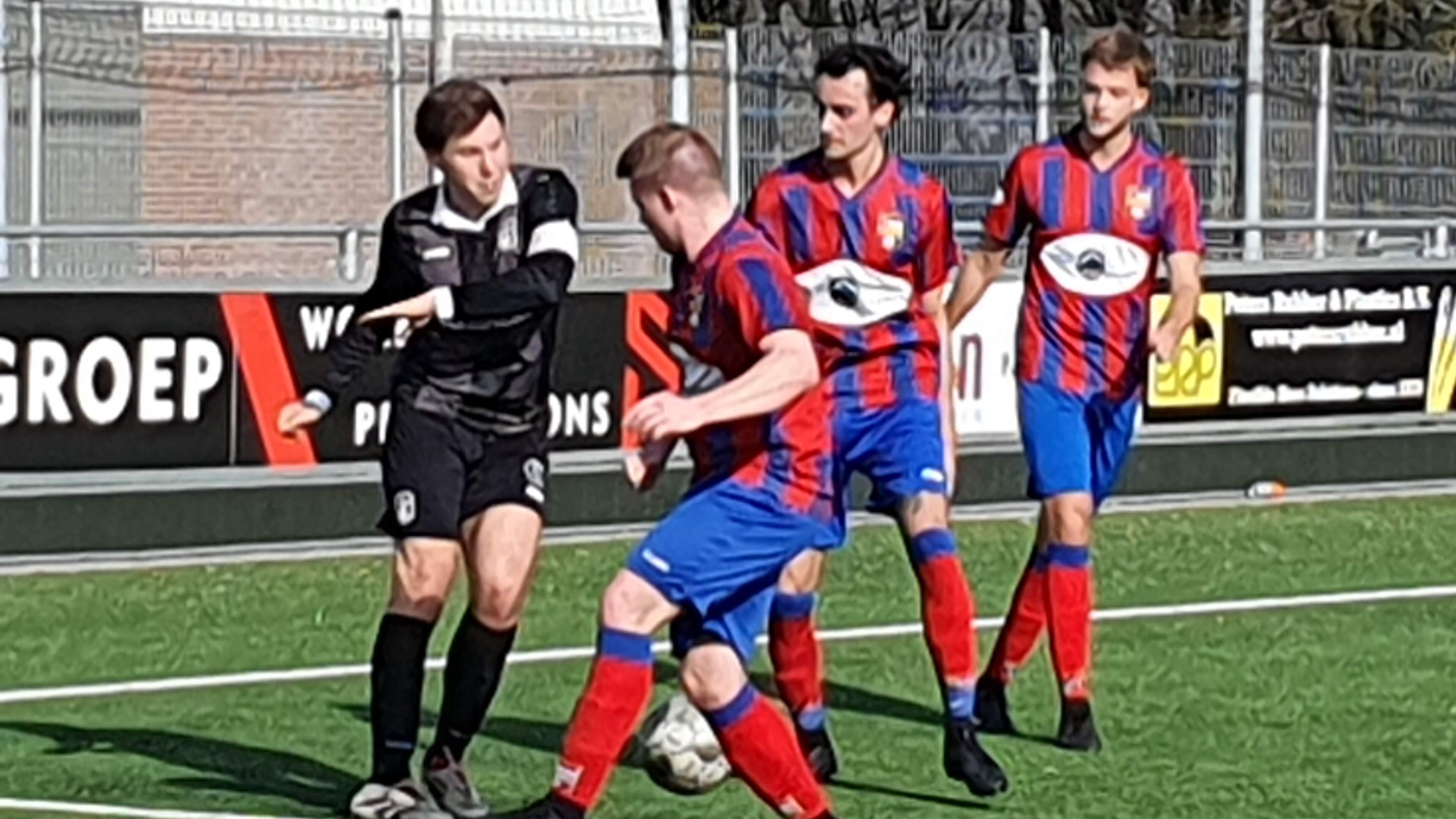 UOW’02 blijft in degradatiegevaar na nederlaag tegen Langeberg: ‘De rug rechten en doorgaan’