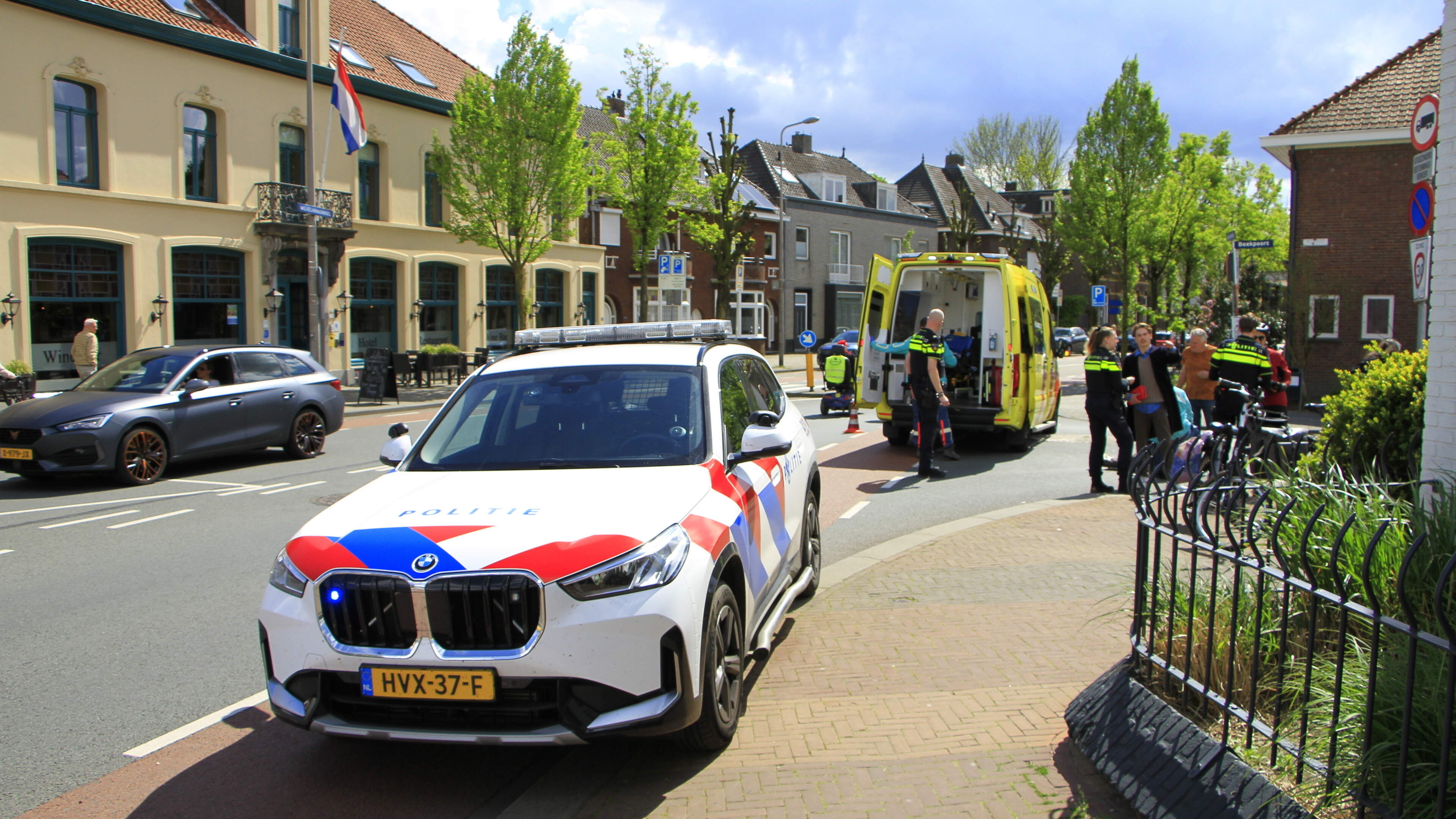 Fietsser gewond na aanrijding met auto in Weert.